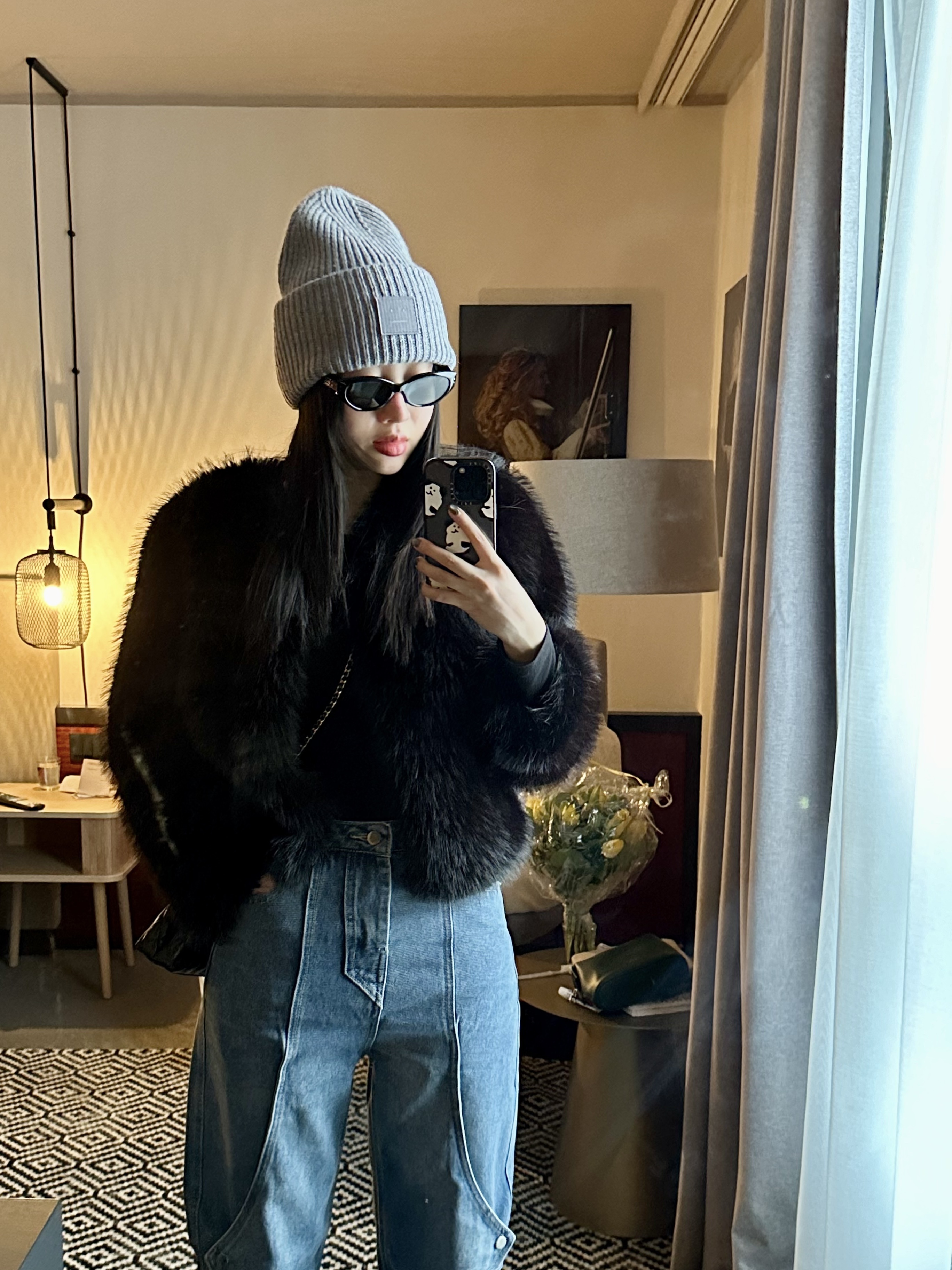 Acne Studios Large Face Logo Beanie Grey Melange 착용 스타일 - 1