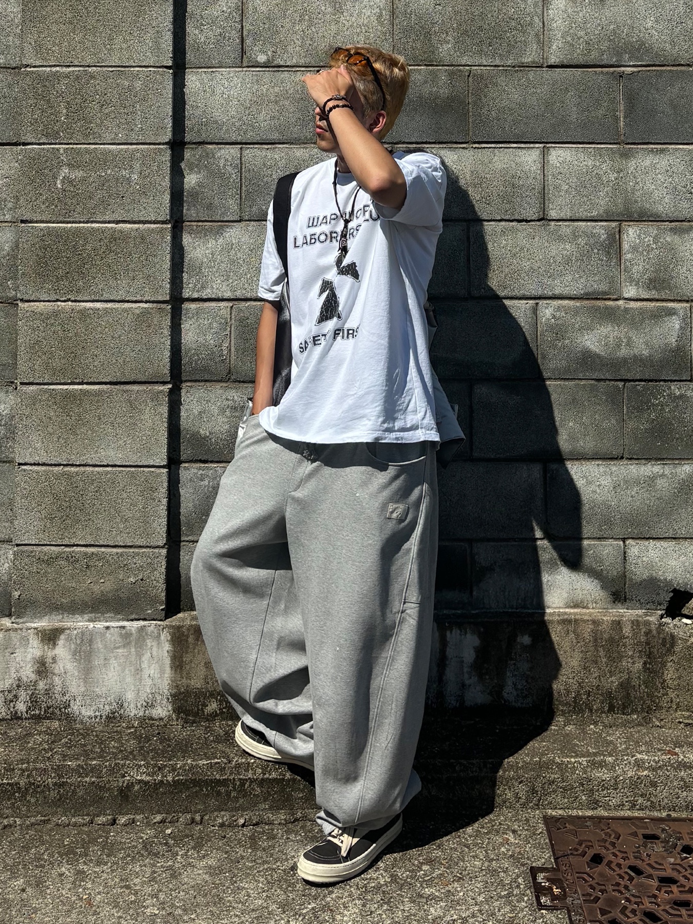 Rick Owens Drkshdw Lido Overdyed Denim Vintage Sneakers Black Milk 착용 스타일 - 1