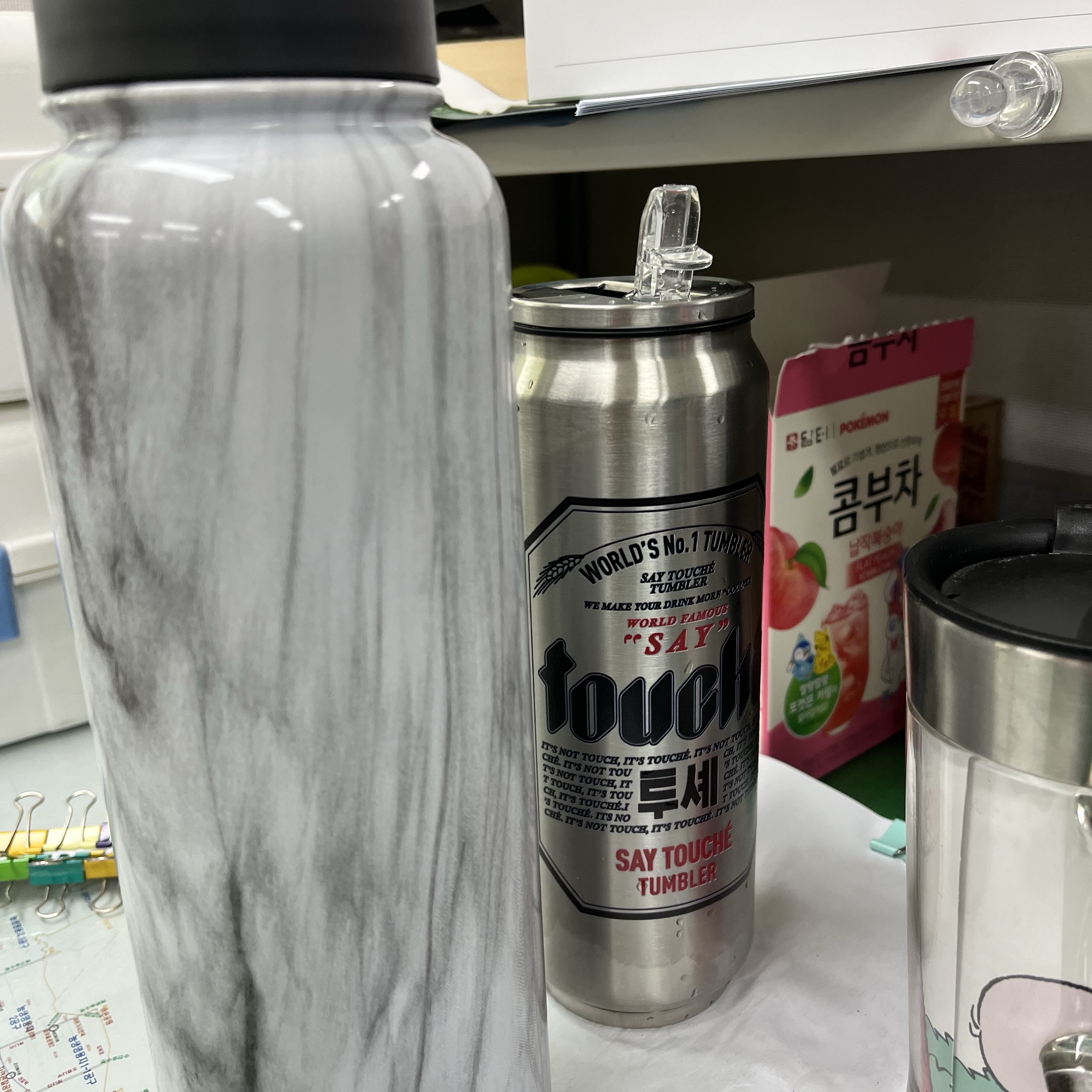 Say Touche Beer Can Tumbler Silver 착용 스타일