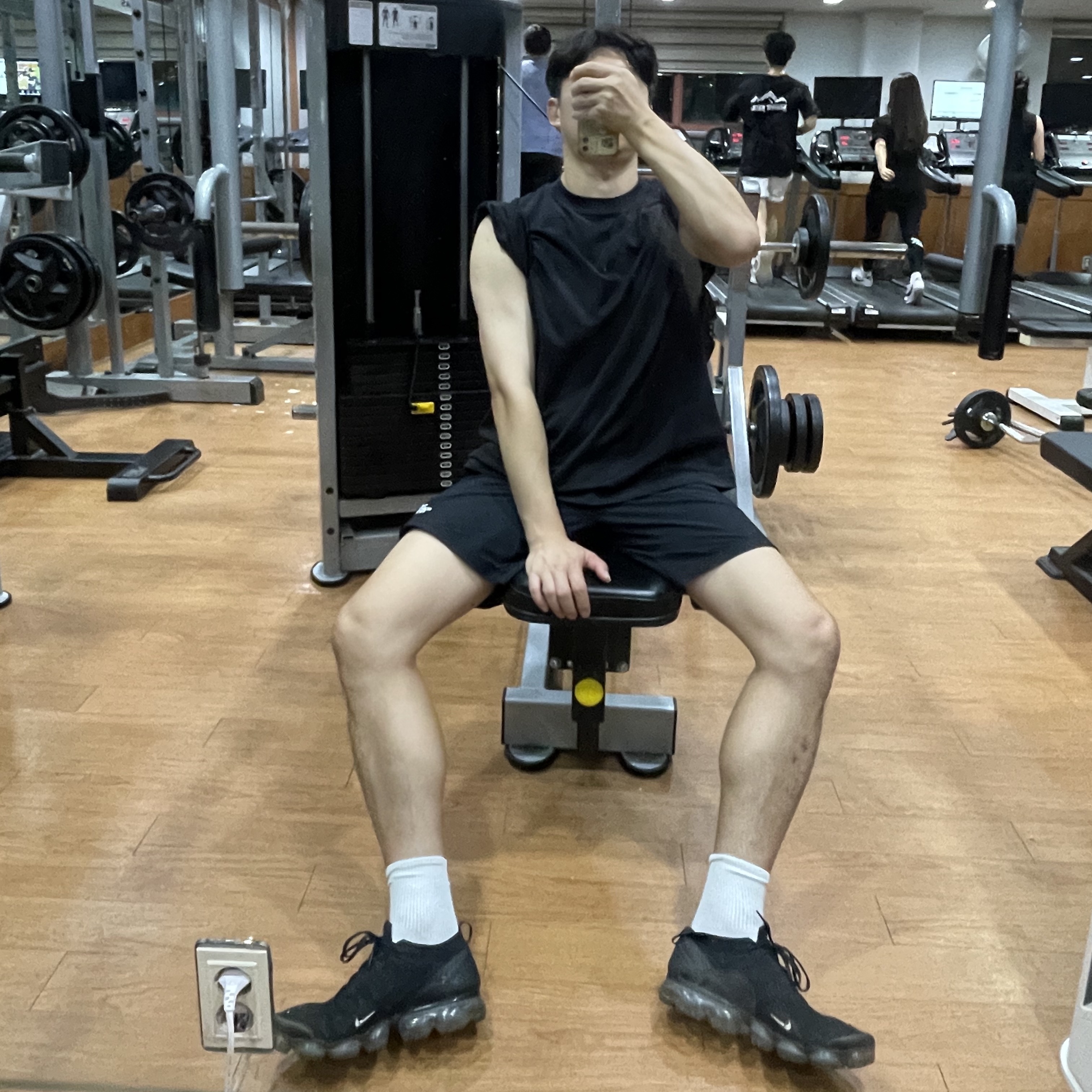 Nike Air VaporMax Flyknit 2 Black White 착용 스타일
