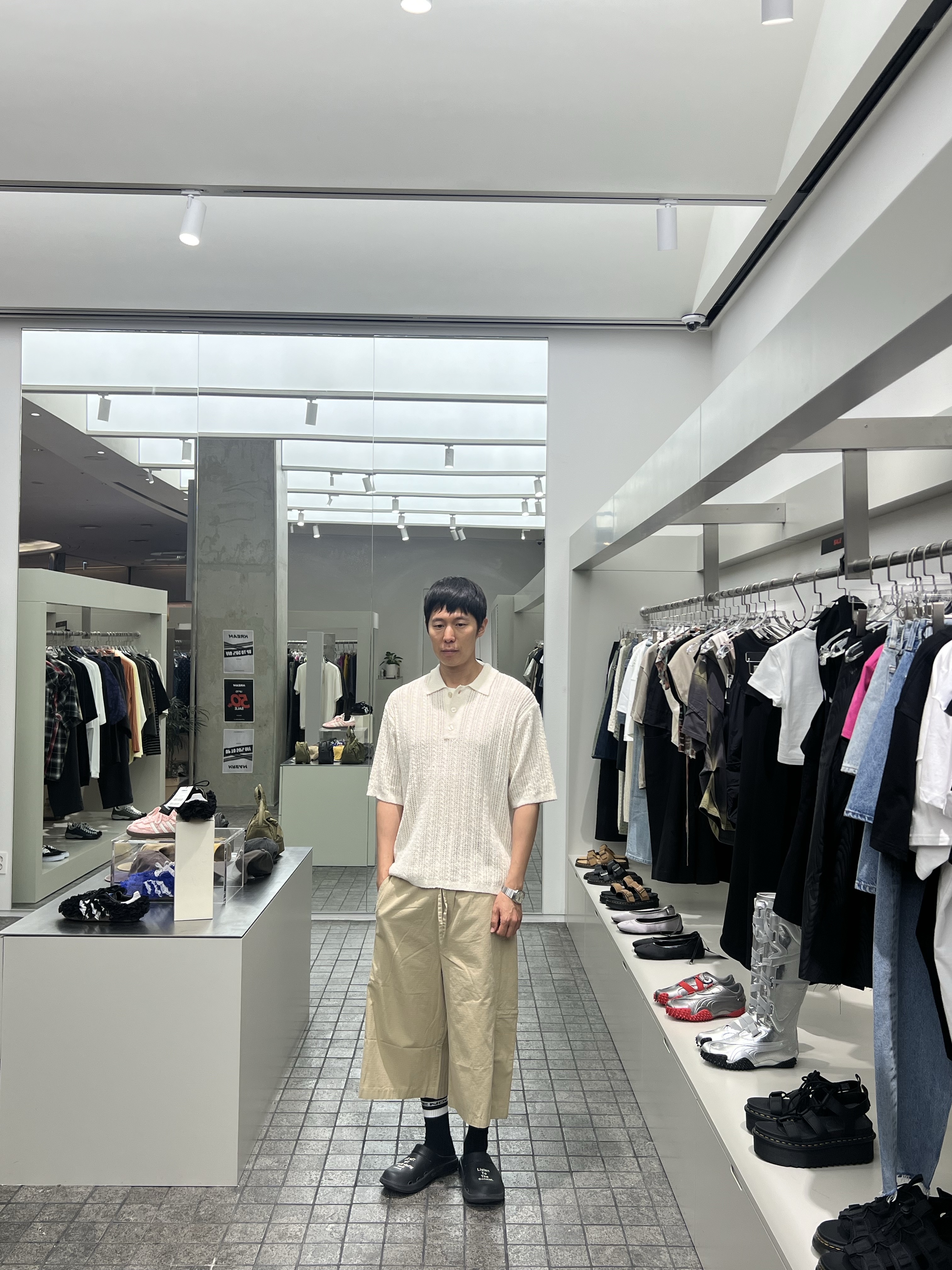 Holzweiler Drift Knit Pique Ecru, Holzweiler Tevy Ripstop Cargo Shorts Beige 착용 스타일