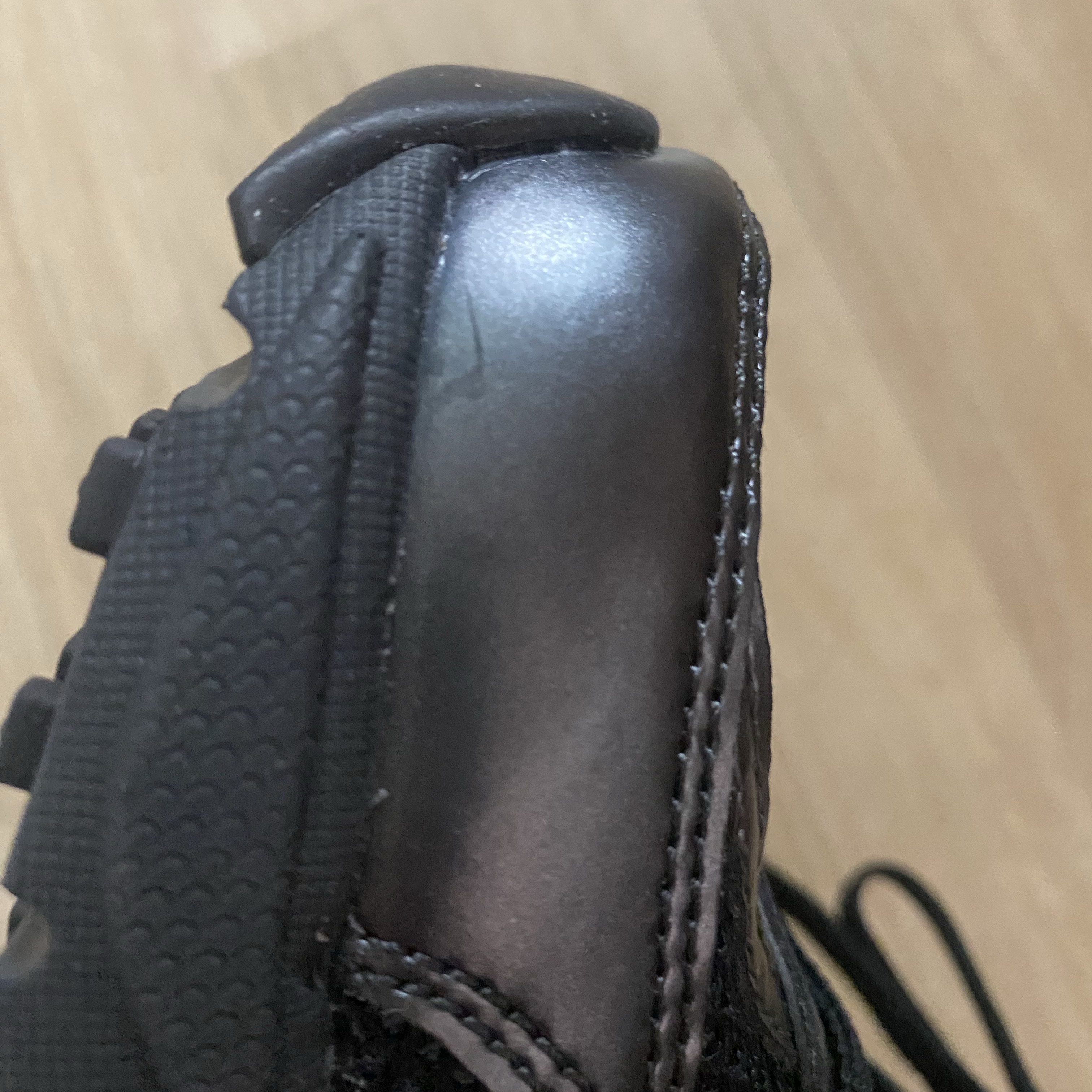 Nike V2K Run Black Anthracite 착용 스타일 - 2