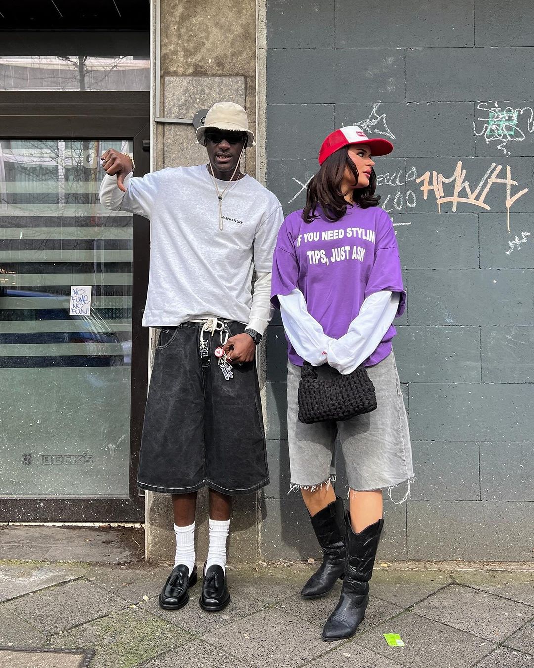 Stone Island L0803 Stretch Cotton Canvas Garment Dyed Cargo Bermuda Shorts Black - 24SS, BLR Curved Cover Cargo Bermuda Washing Denim Pants Black 착용 스타일 - 3