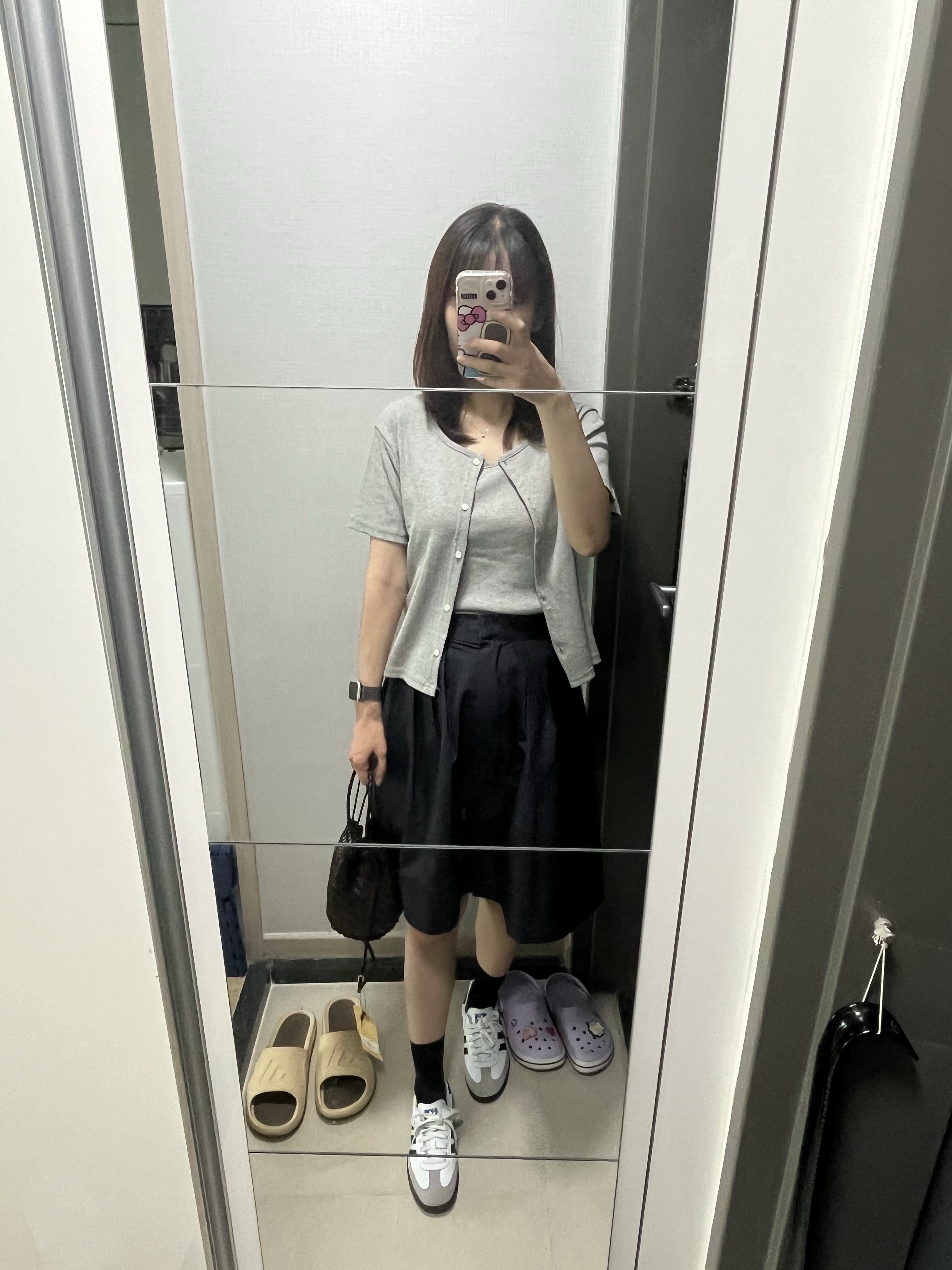 Dragon Diffusion Pompom Double Jump Dark Brown, Adidas Samba OG Cloud White 착용 스타일