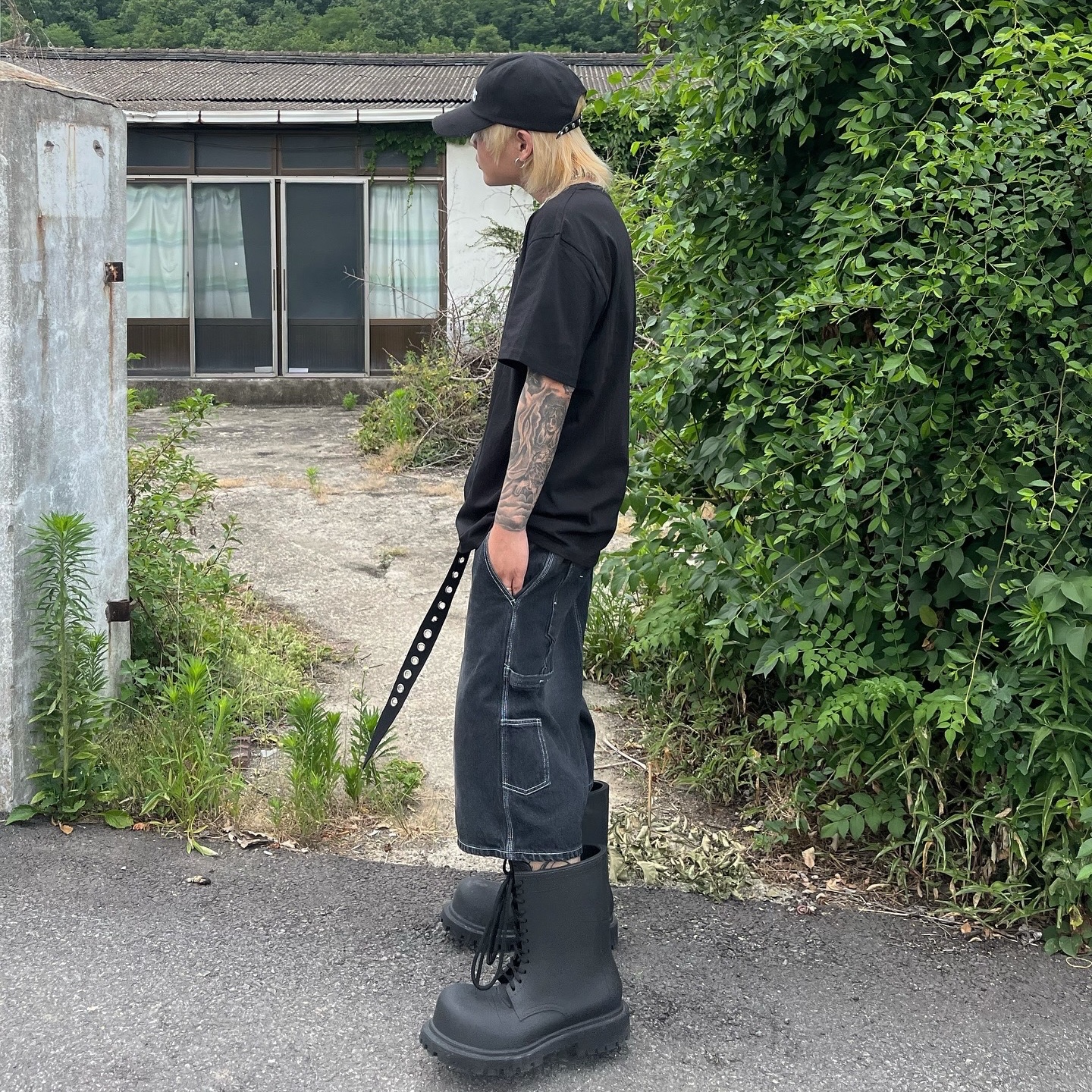 Balenciaga XL Army Boots Full Eva Black 착용 스타일 - 2