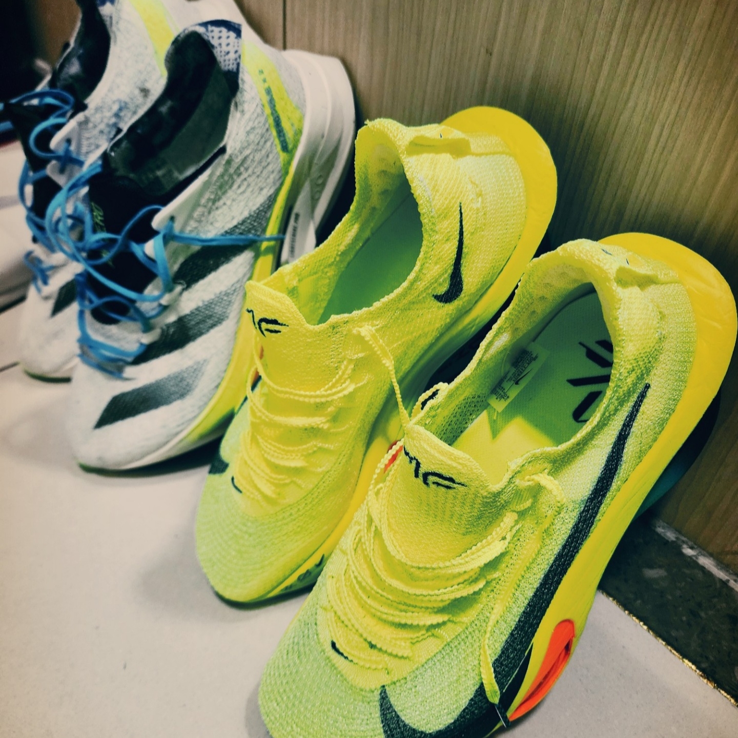Nike Air Zoom Alphafly Next% 3 Volt, Adidas Adizero Prime X 2 Strung Lucid Cyan 착용 스타일