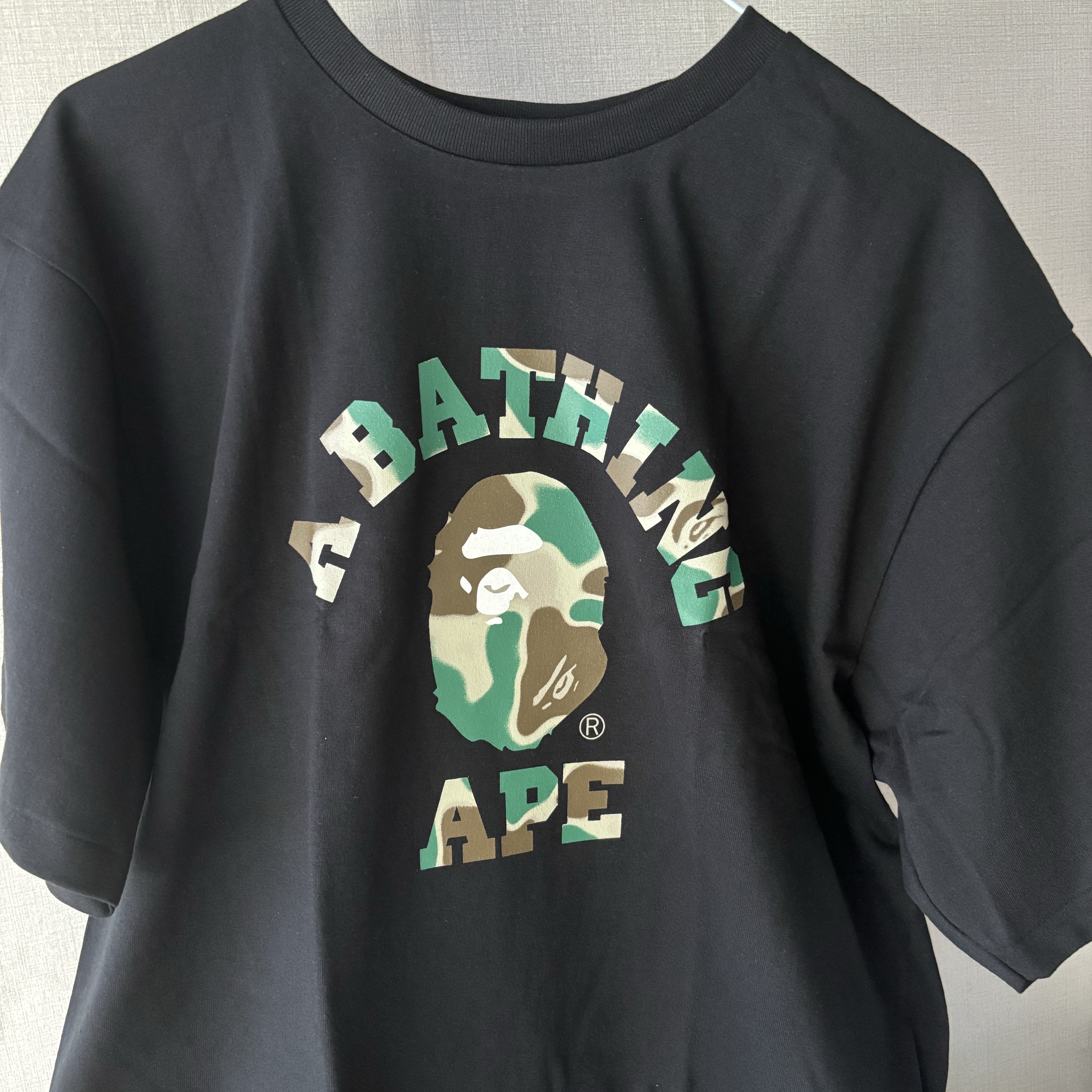 BAPE Liquid Camo College T-Shirt Black Olive Drab 착용 스타일