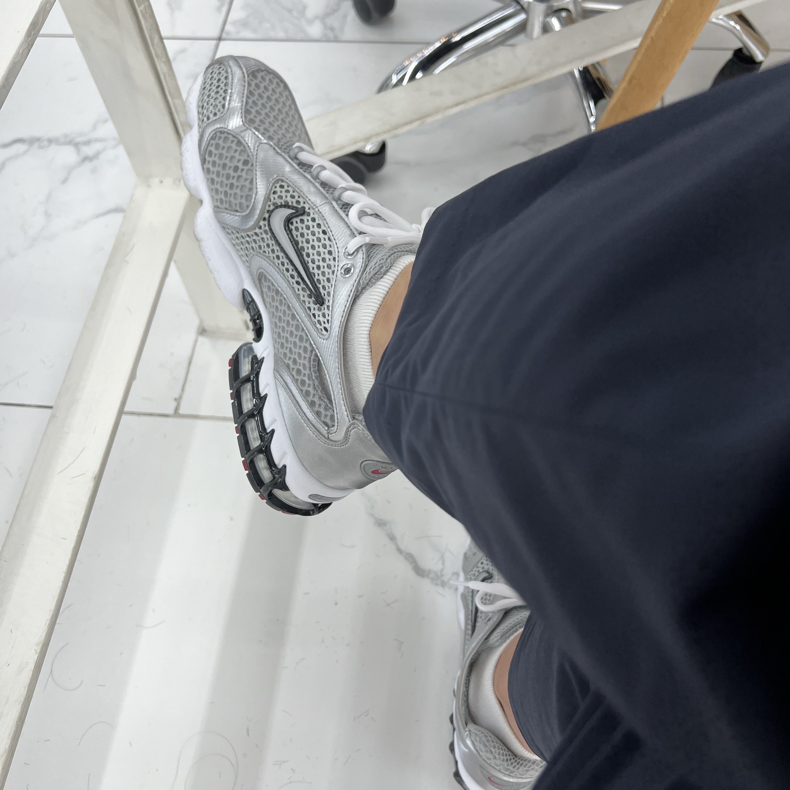 Nike Air Zoom Spiridon Cage 2 Metallic Silver 착용 스타일