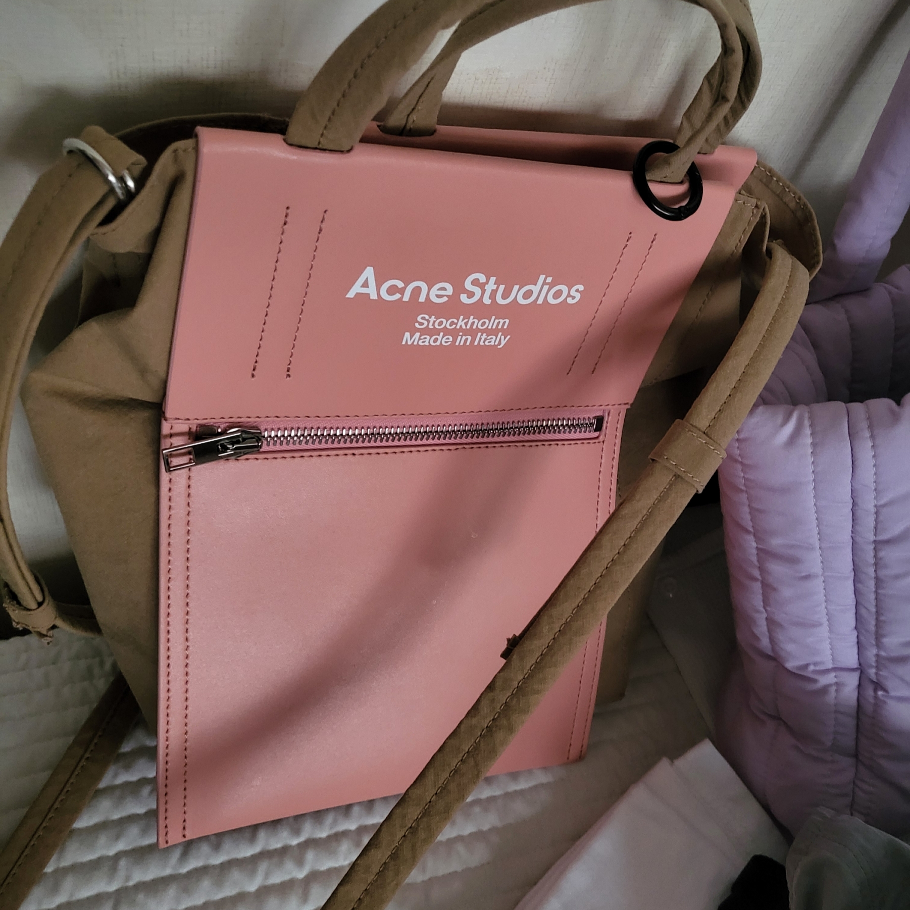 Acne Studios Baker Out Mini Tote Bag Brown Pink 착용 스타일