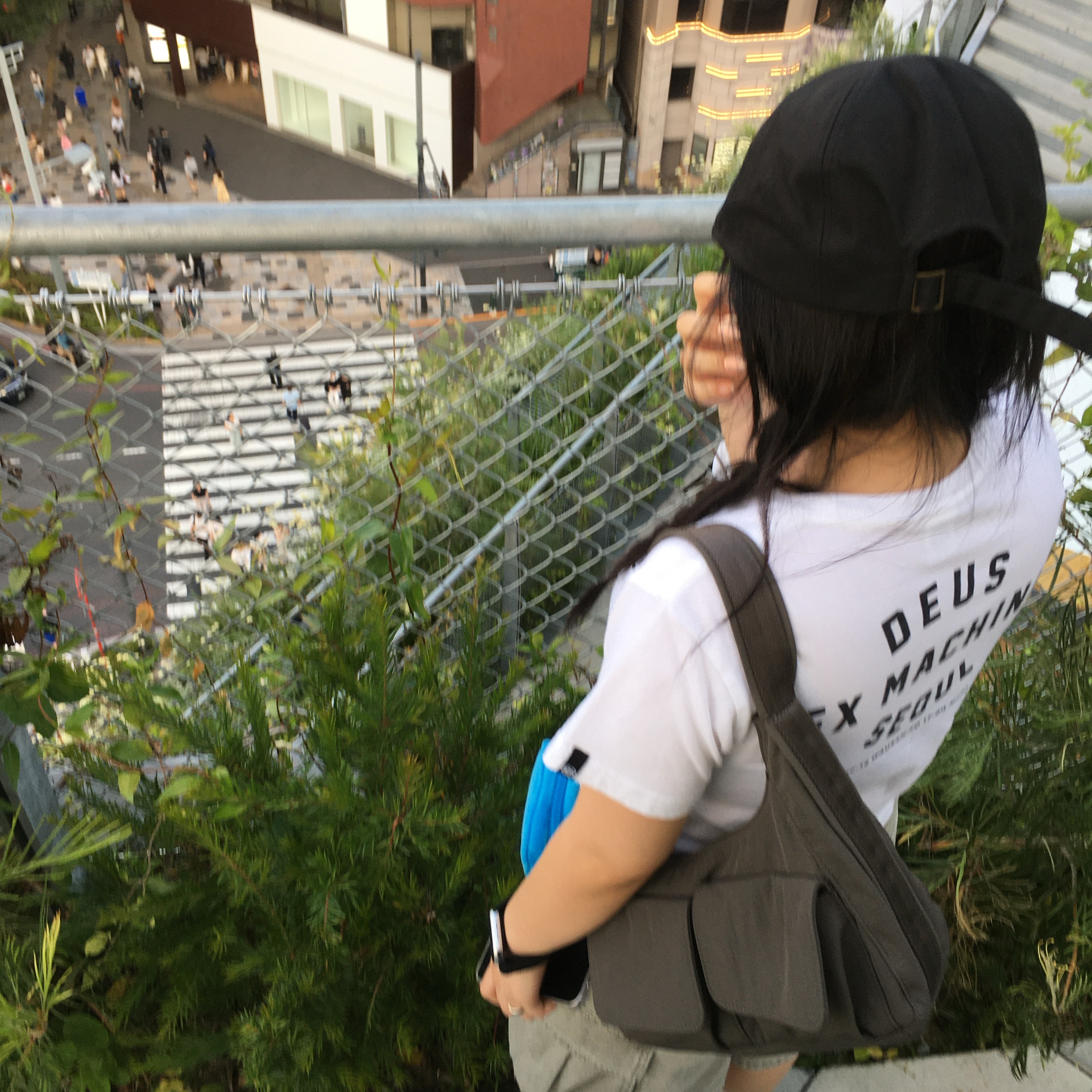 (Kids) Deus Ex Machina College Seoul T-Shirt White 착용 스타일 - 3