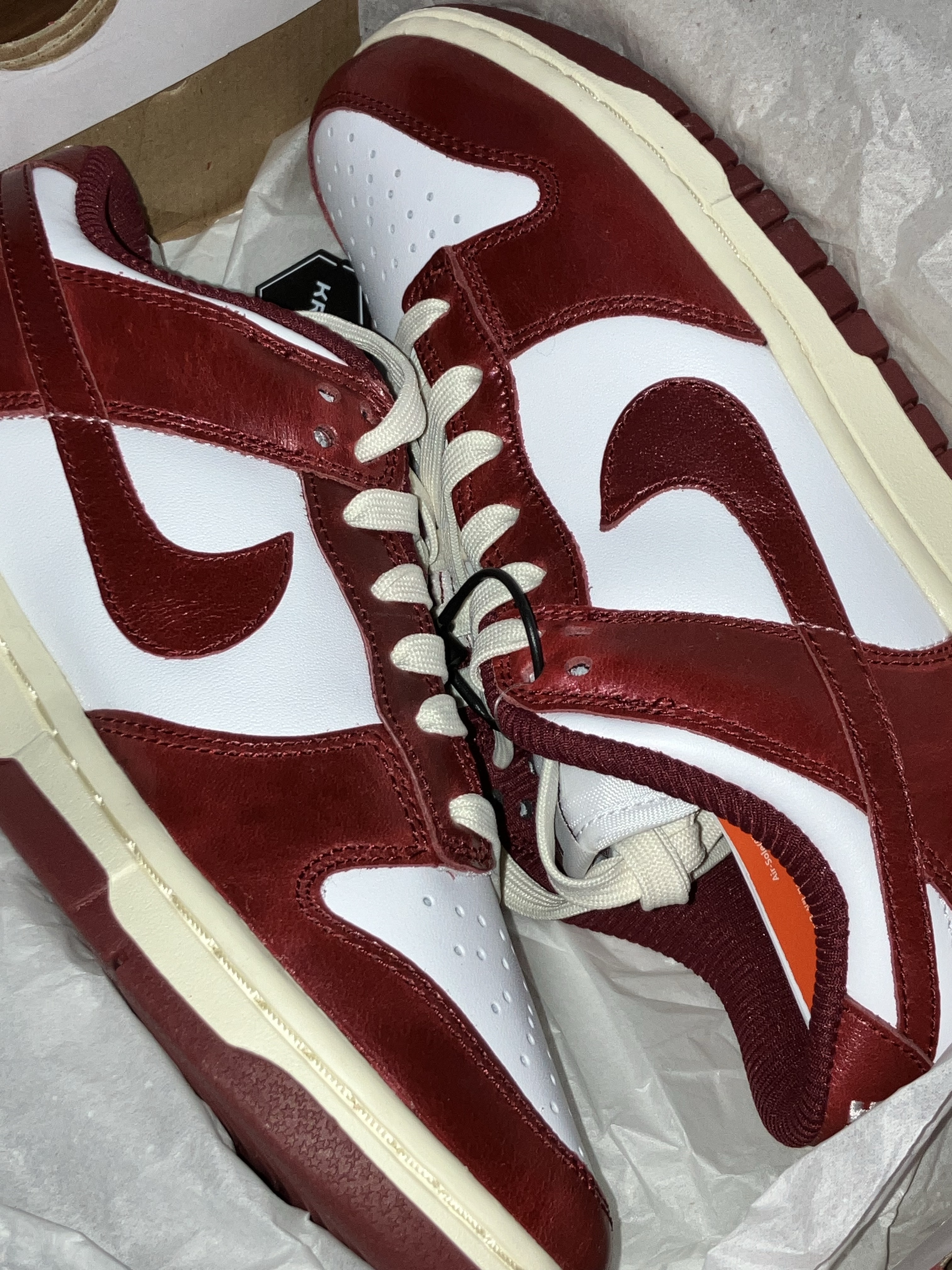 (W) Nike Dunk Low Retro PRM Team Red and White 착용 스타일