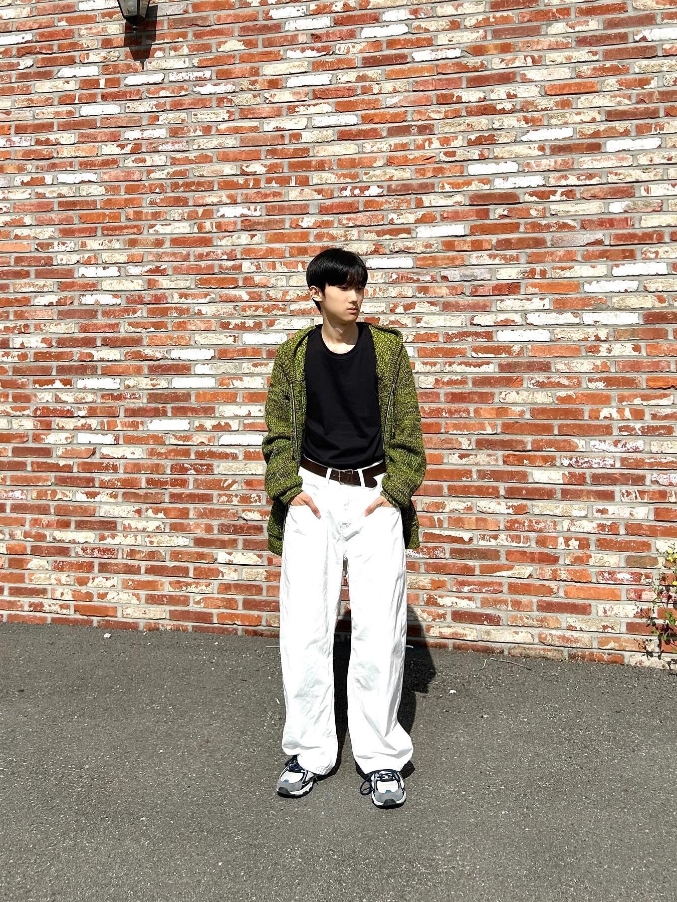 Millo Archive Reflect Curved Pants Off White 착용 스타일 - 2