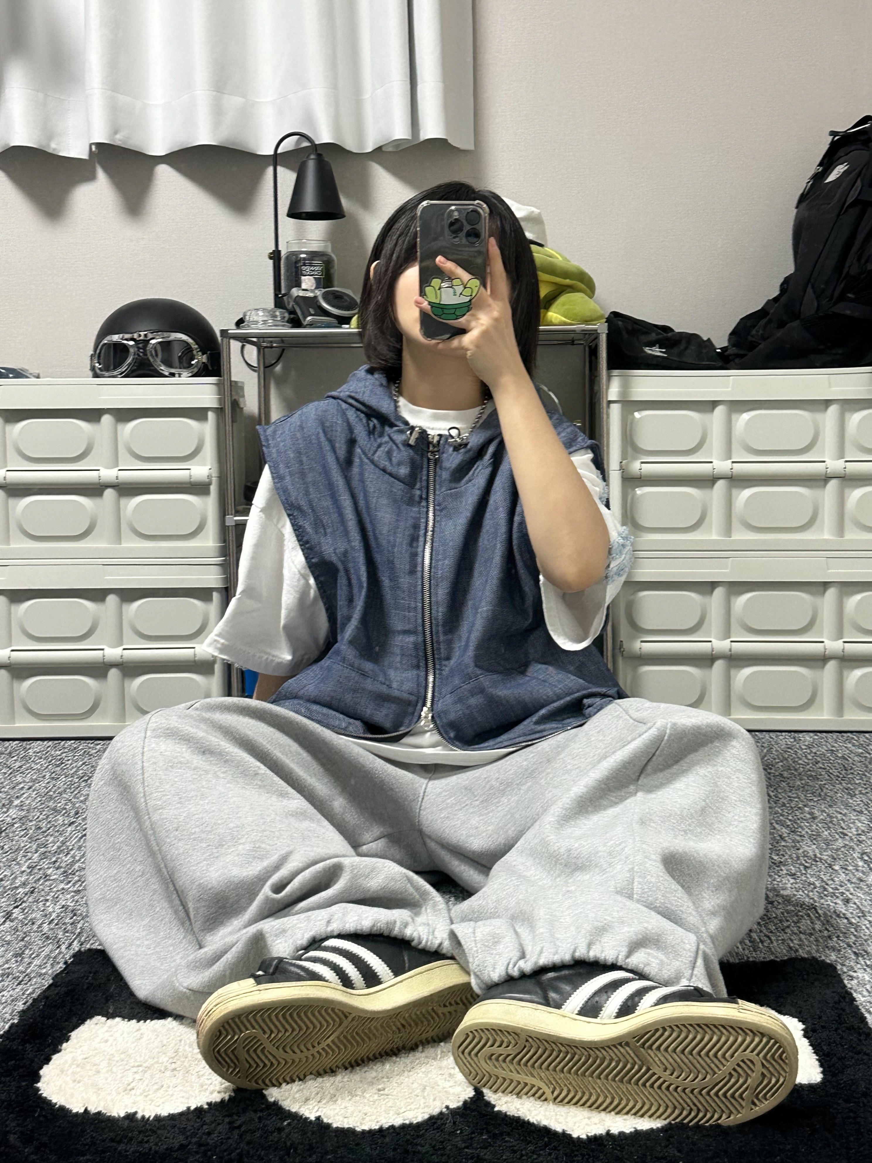 Adidas Superstar Premium Black White 착용 스타일 - 4