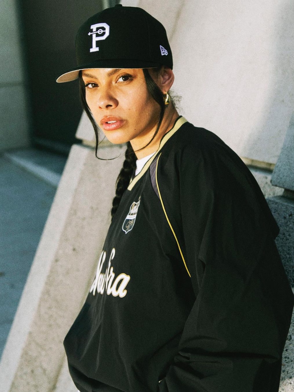 Over The Pitch x New Era Football Jersey Black 착용 스타일 - 5