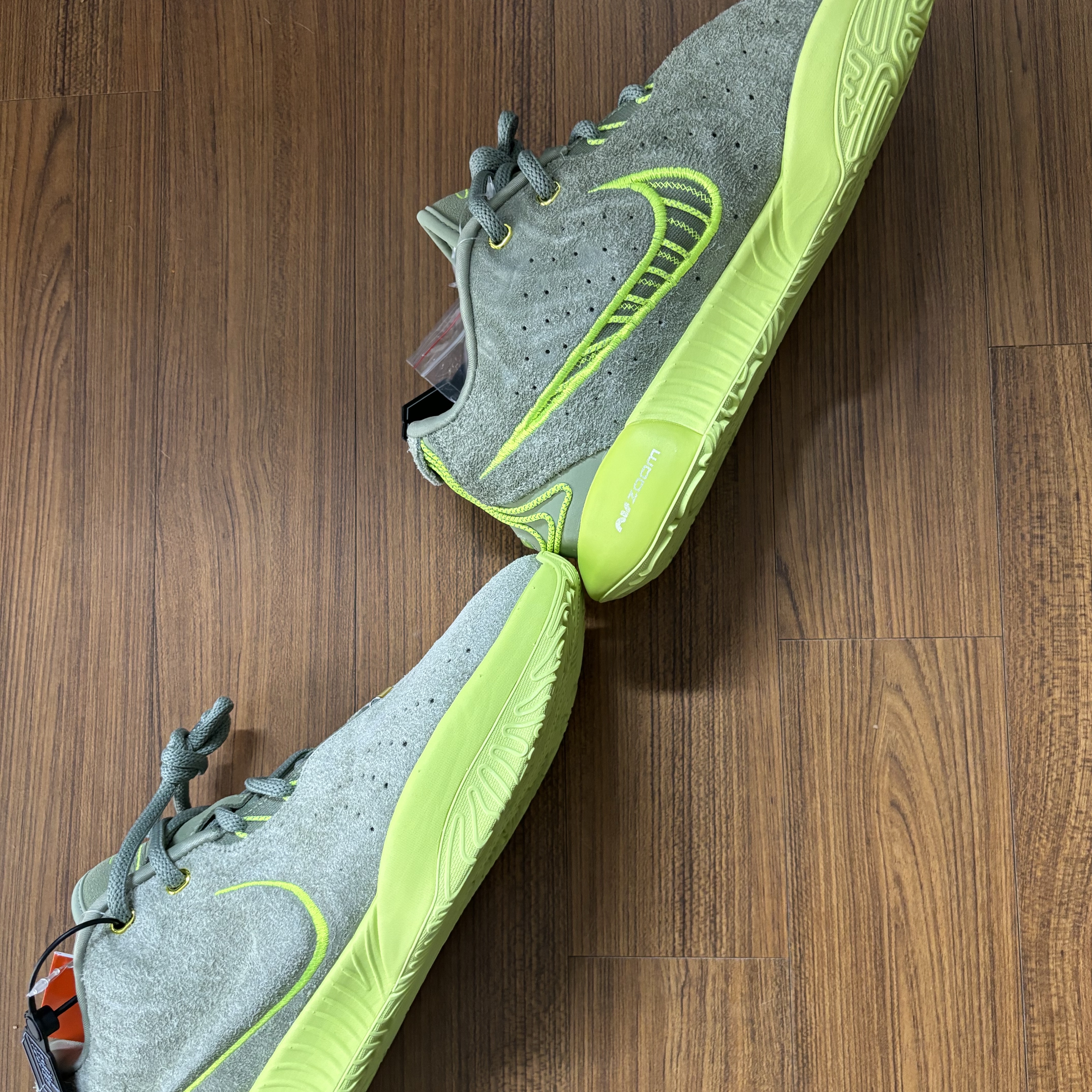 Nike Lebron 21 EP Oil Green Volt, Nike LeBron Witness 7 EP Alligator 착용 스타일 - 1