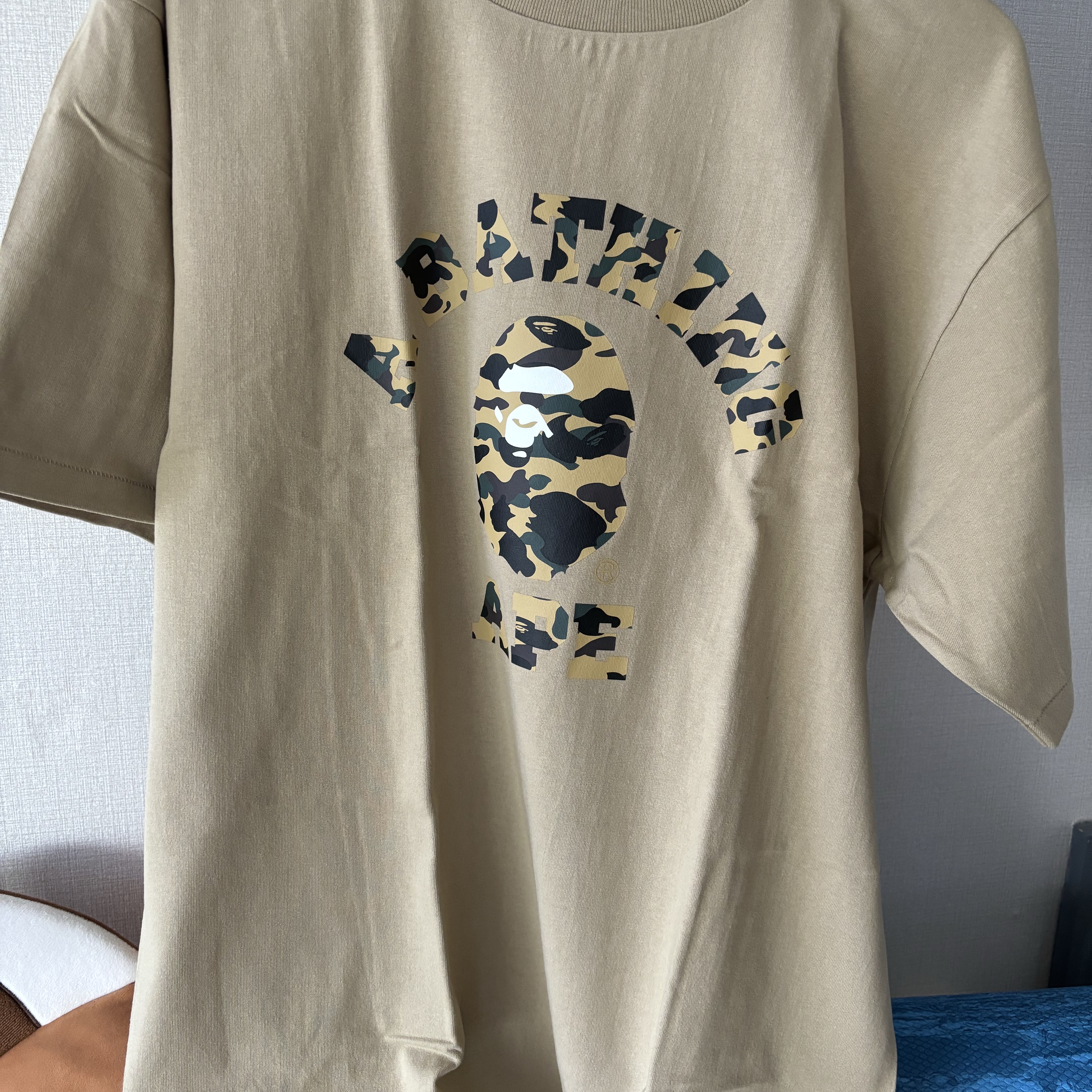 BAPE 1st Camo College T-Shirt Beige Yellow 착용 스타일