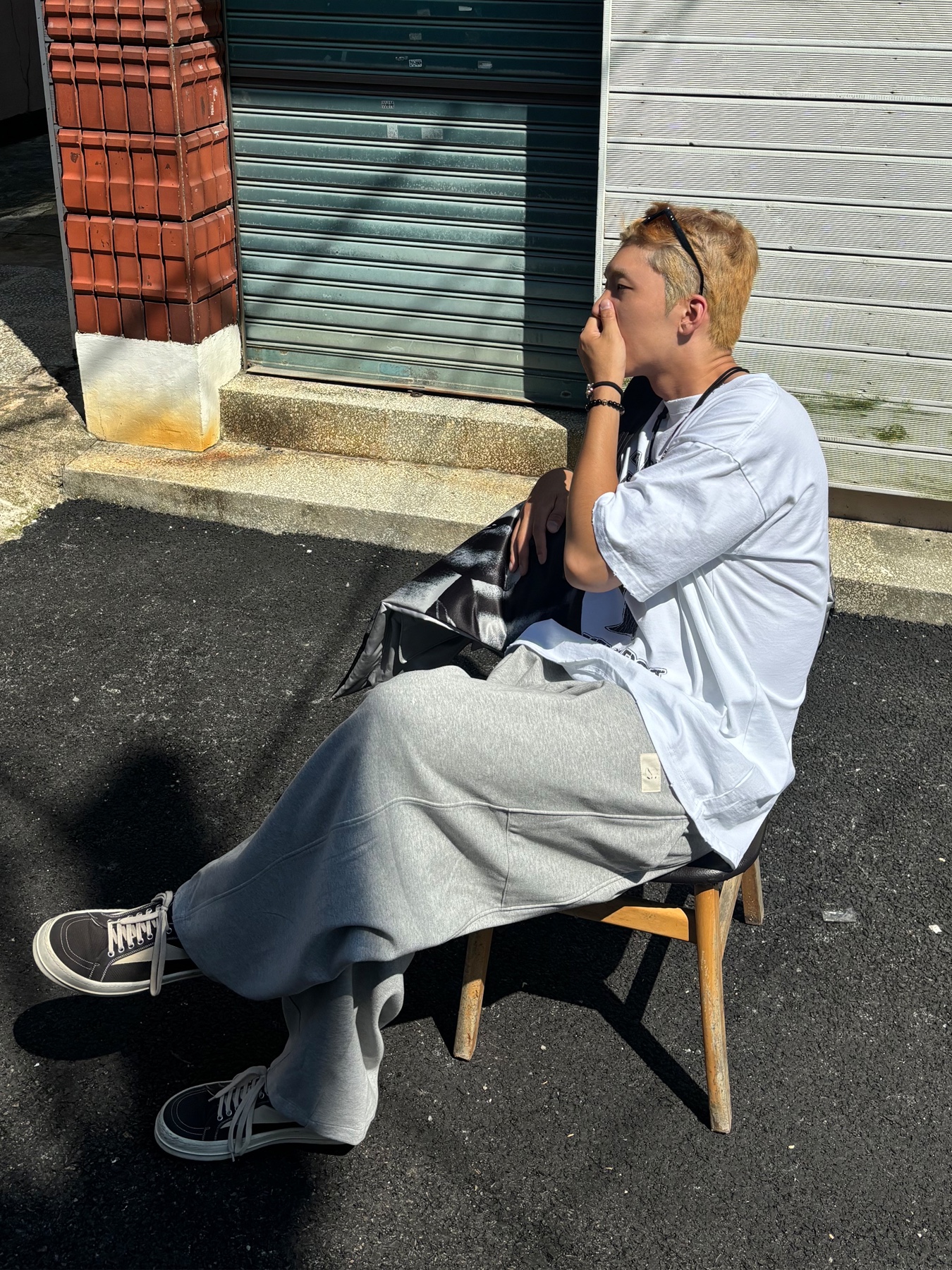 Rick Owens Drkshdw Lido Overdyed Denim Vintage Sneakers Black Milk 착용 스타일 - 5
