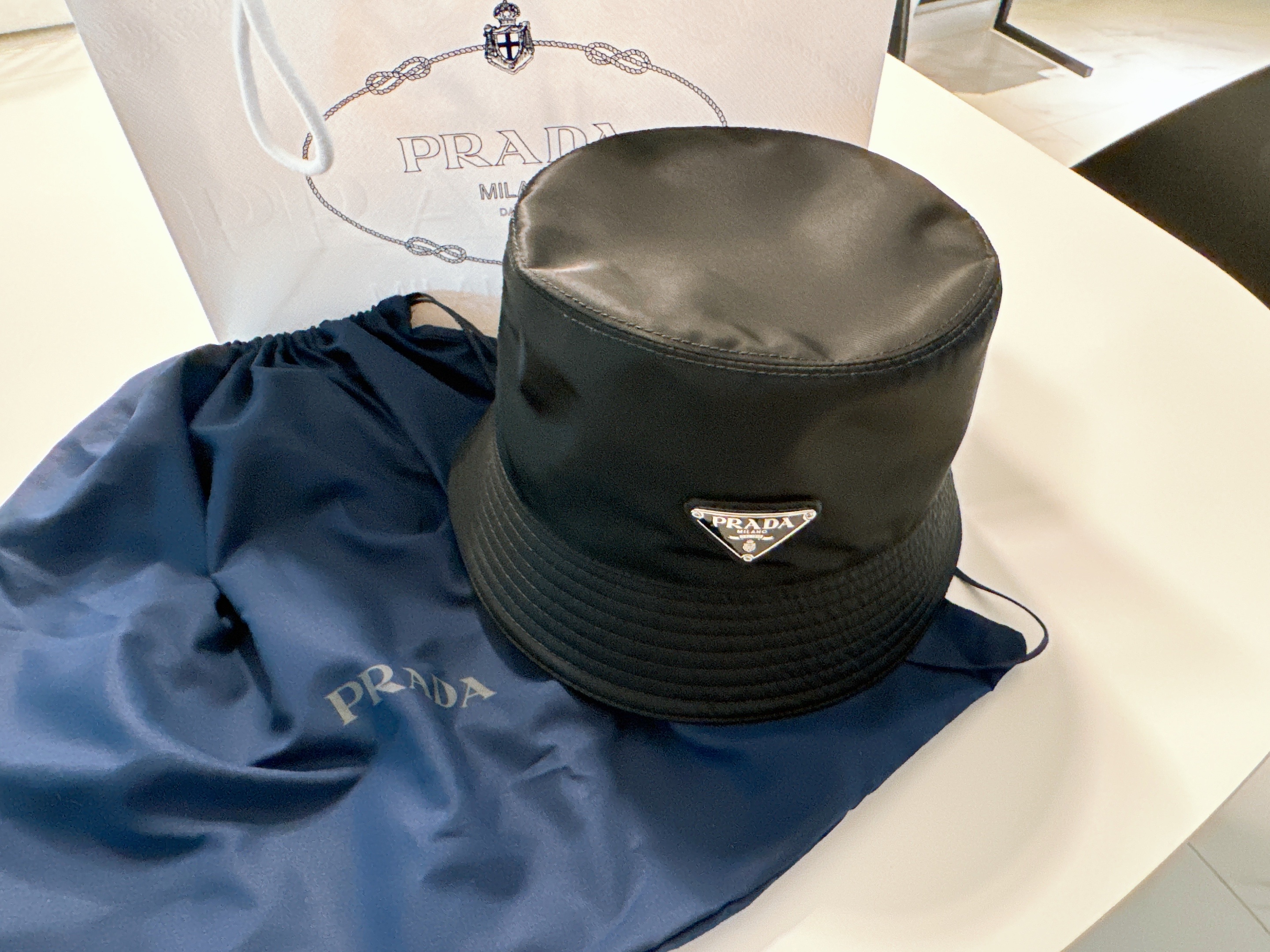 Prada Re-Nylon Bucket Hat Black 착용 스타일