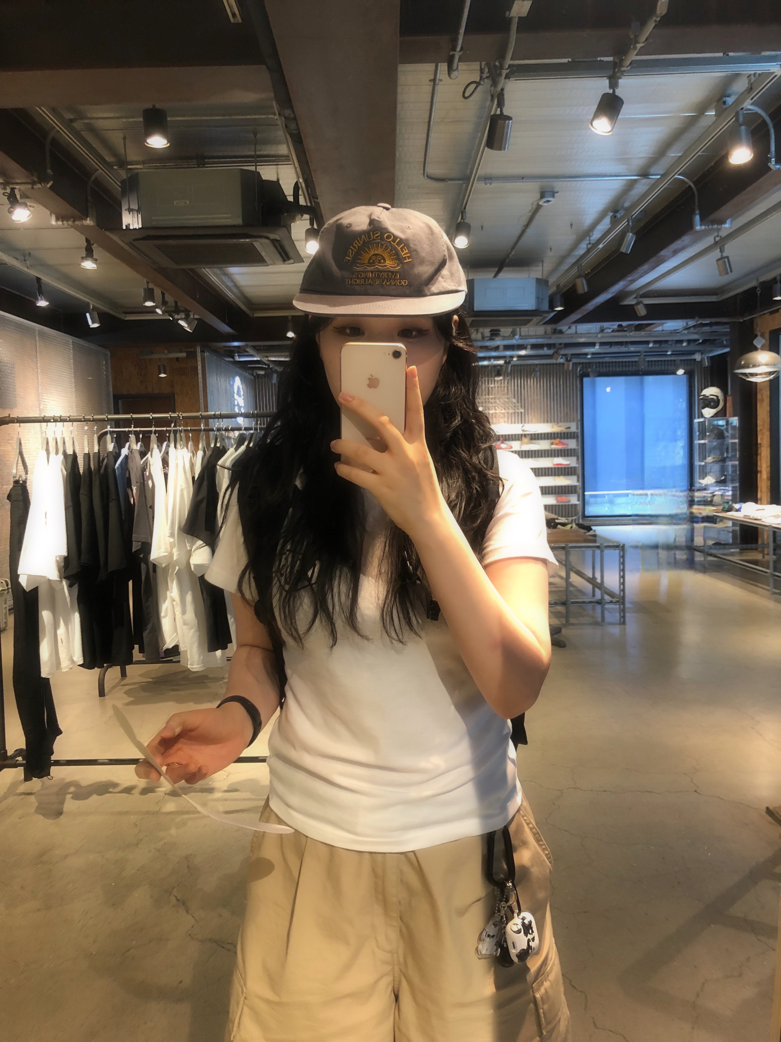 Hello Sunrise Arch Logo 5 Panel Cap Gray, Supreme Backpack Black - 24SS 착용 스타일 - 2