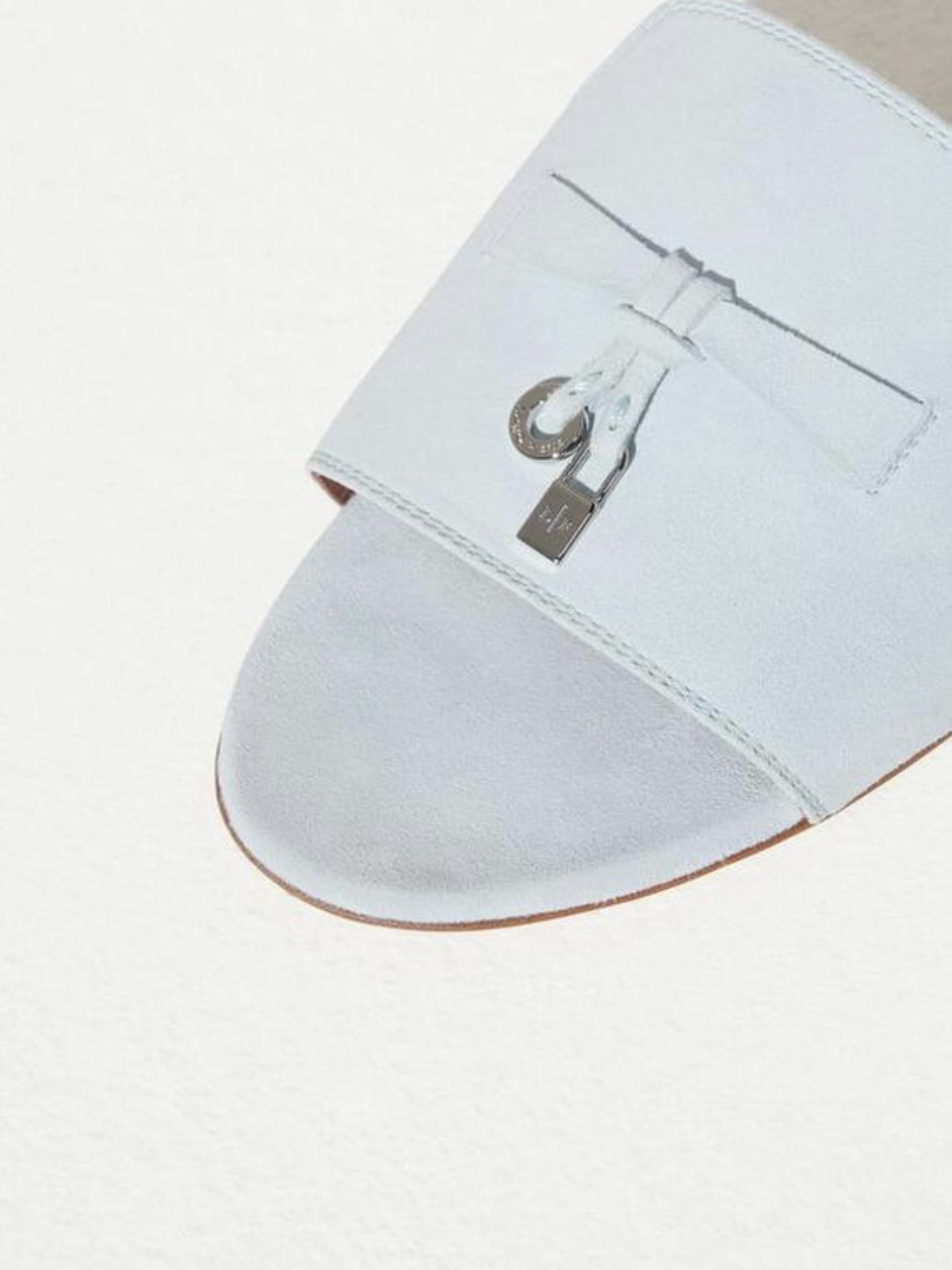 (W) Loro Piana Summer Charms Suede Sandal Azure Sapphire 착용 스타일 - 2