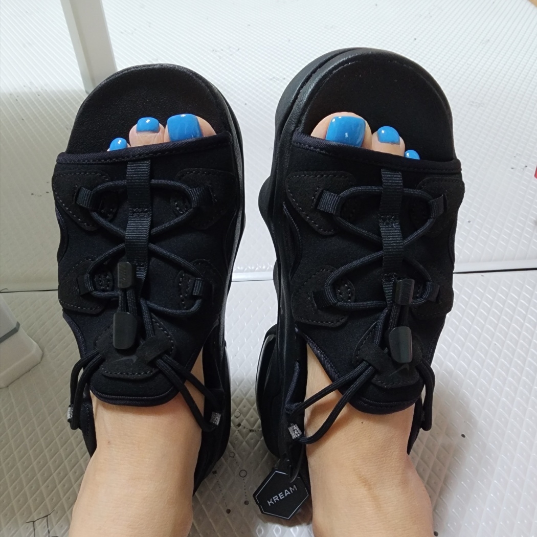 (W) Nike Air Max Koko Sandal Black 착용 스타일