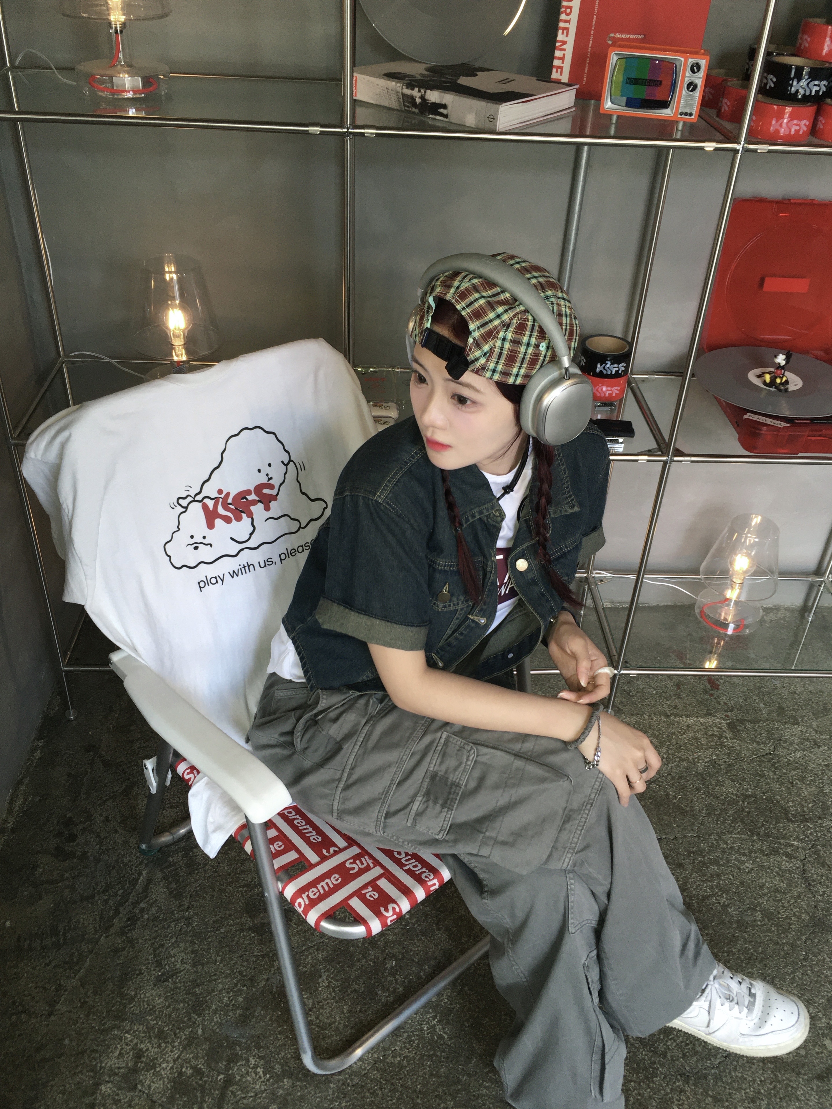 (W) Nike Air Force 1 '07 Low White, Nike Paris Saint-Germain 2023/24 Dri-Fit Stadium Away Jersey White Midnight Navy (Non Marking Ver.) 착용 스타일 - 4