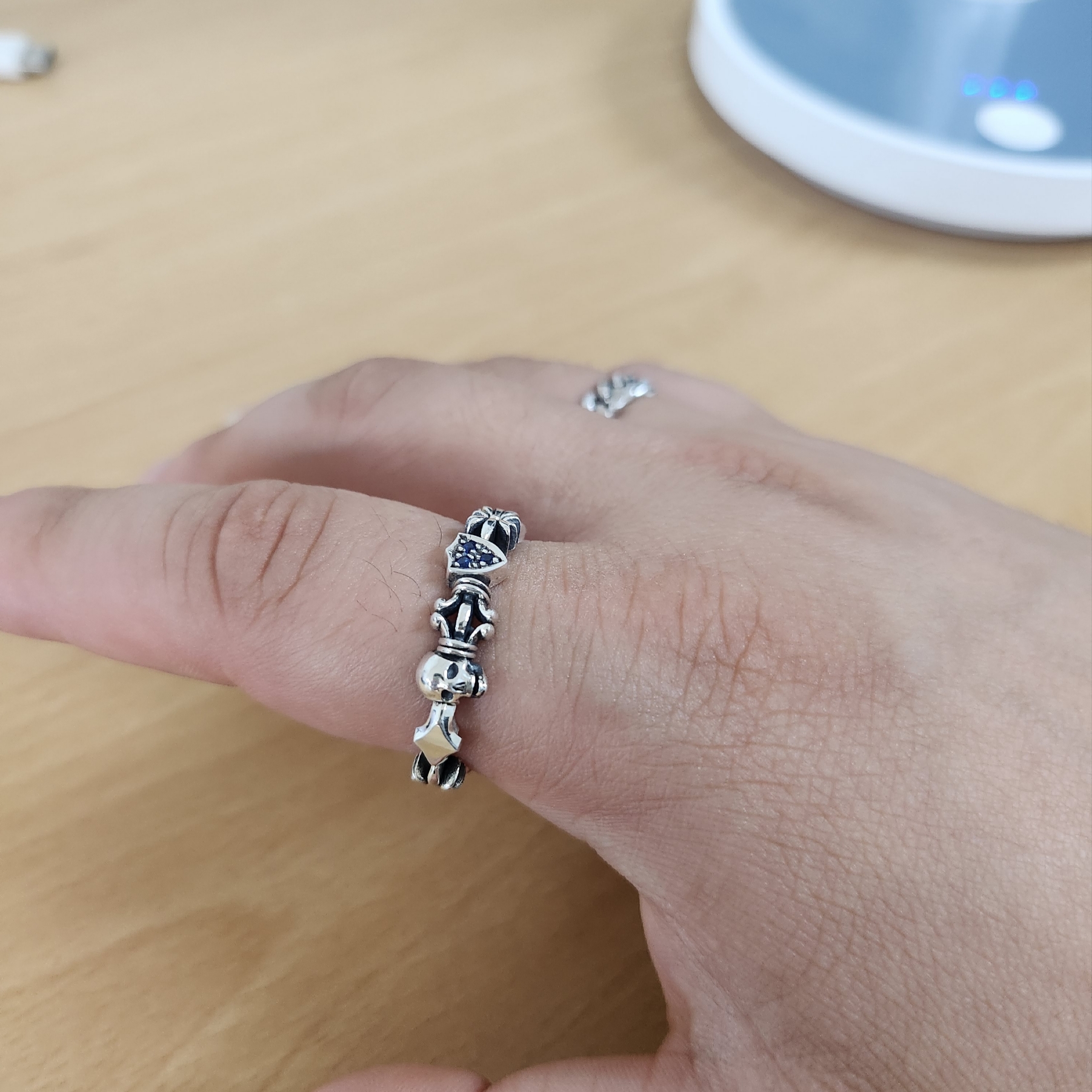 [KREAM 단독] Scudo Signature Link Stone Bold Medium Ring Blue 착용 스타일