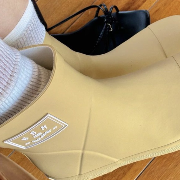 Bensimon BSM Rain Boots Mid Midnight Navy, Bensimon BSM Rain Boots Mid Cloud Grey 착용 스타일