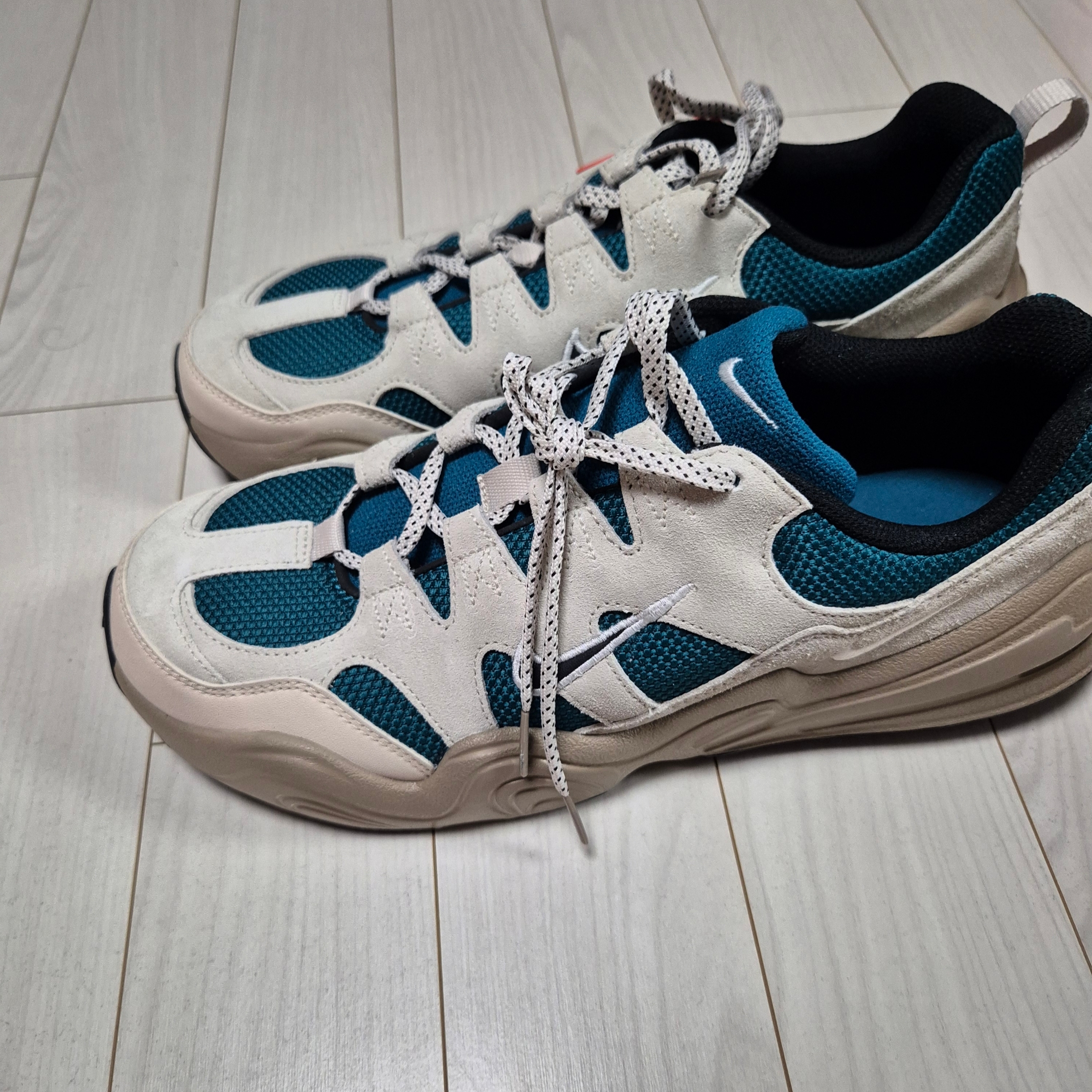 Nike Tech Hera Light Orewood Brown Geode Teal 착용 스타일 - 1