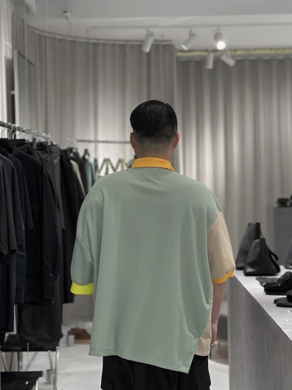 Fumito Ganryu Graffiti Polo Shirt Navy 착용 스타일 - 2