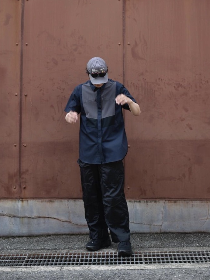 Fumito Ganryu Kinetic Bosom Half Sleeve Shirt Black Charcoal Gray 착용 스타일 - 1