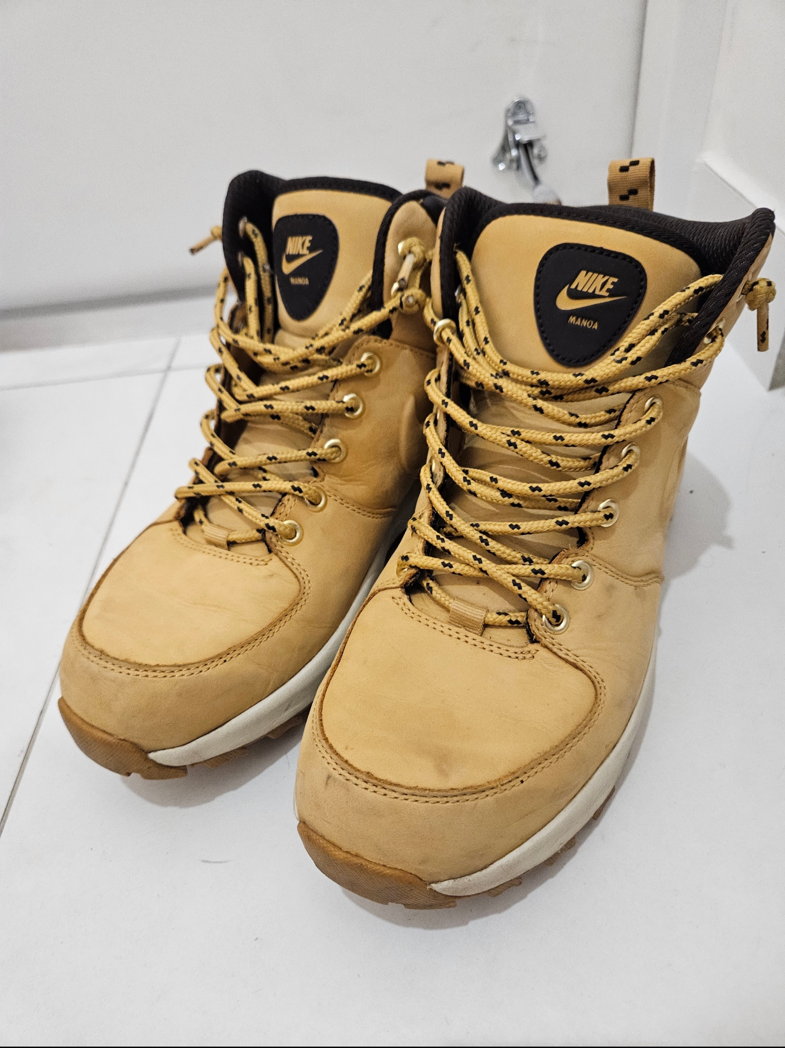 Nike Manoa Leather Haystack 착용 스타일
