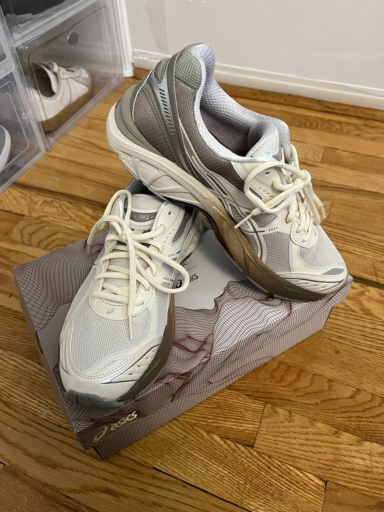 Asics x Dime GT-2160 Arctic Wolf London Fog 착용 스타일