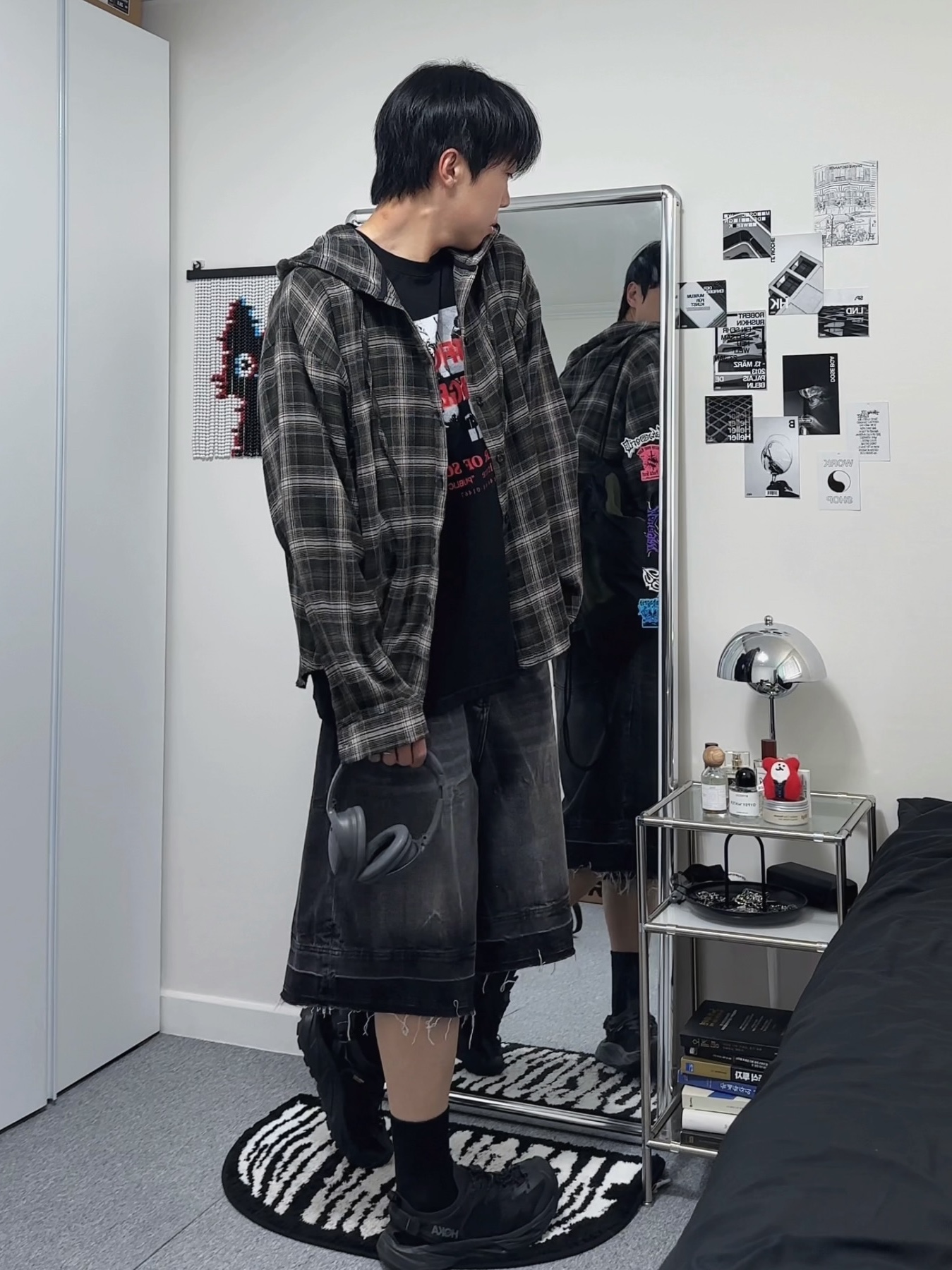 Millo Archive Layer Washed Denim Bermuda Pants Wahsed Black 착용 스타일 - 1