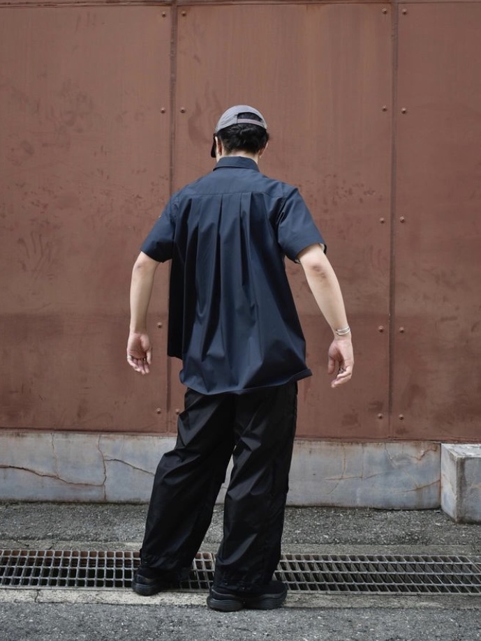 Fumito Ganryu Kinetic Bosom Half Sleeve Shirt Black Charcoal Gray 착용 스타일 - 3