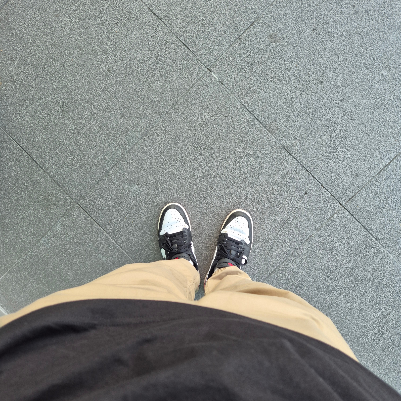 Jordan 1 Retro Low OG Black Toe 착용 스타일