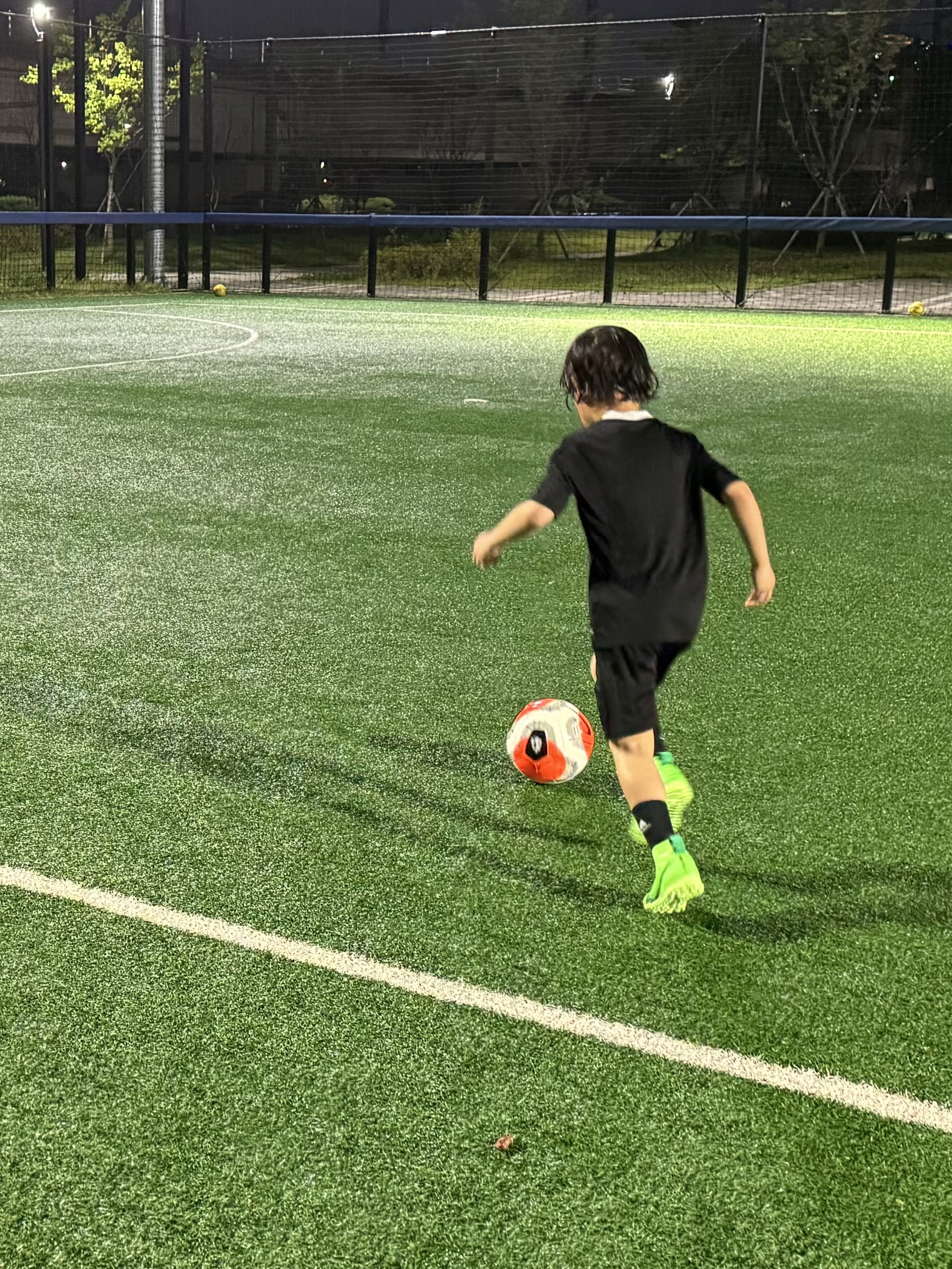 (J) Adidas Predator 24 Elite FG Core Black Cloud White Solar Red, (JR) Nike Zoom Mercurial Superfly 9 Academy Dream Speed TF Green Strike Black 착용 스타일 - 3