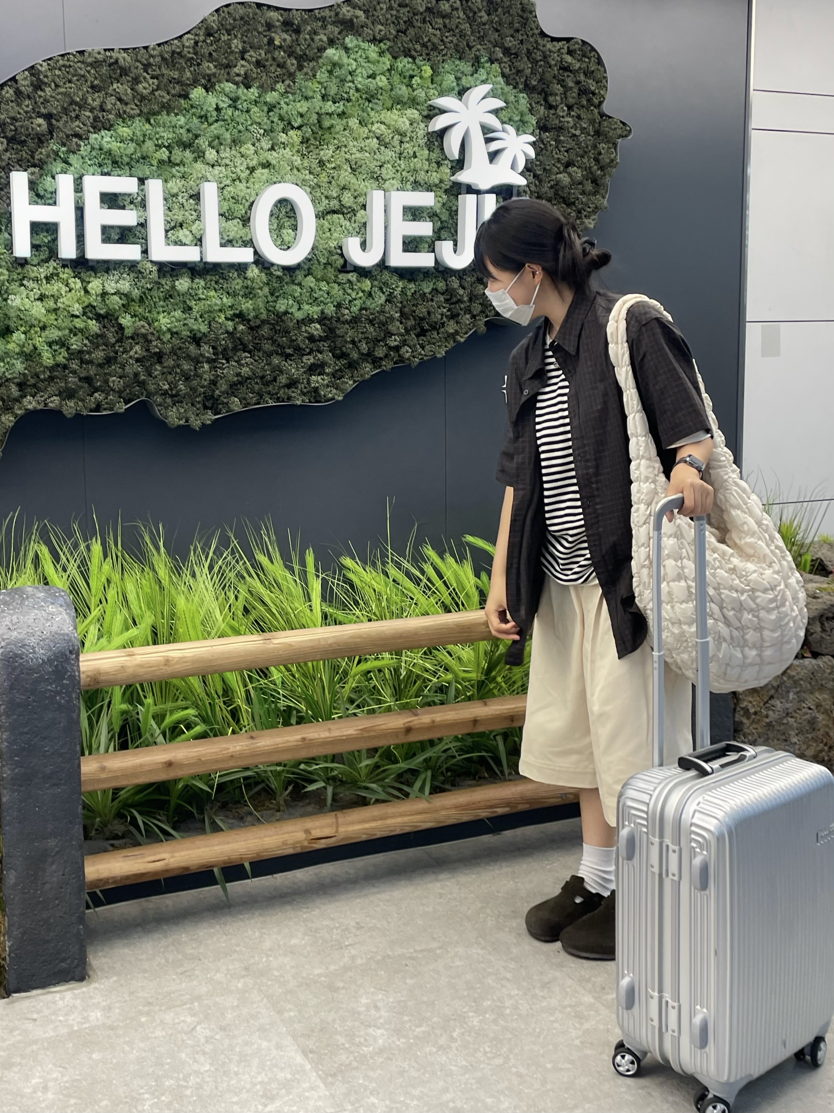 Birkenstock Boston Soft Footbed Mocha - Regular, COS Quilted Oversized Shoulder Bag Off White Light Beige 착용 스타일 - 2