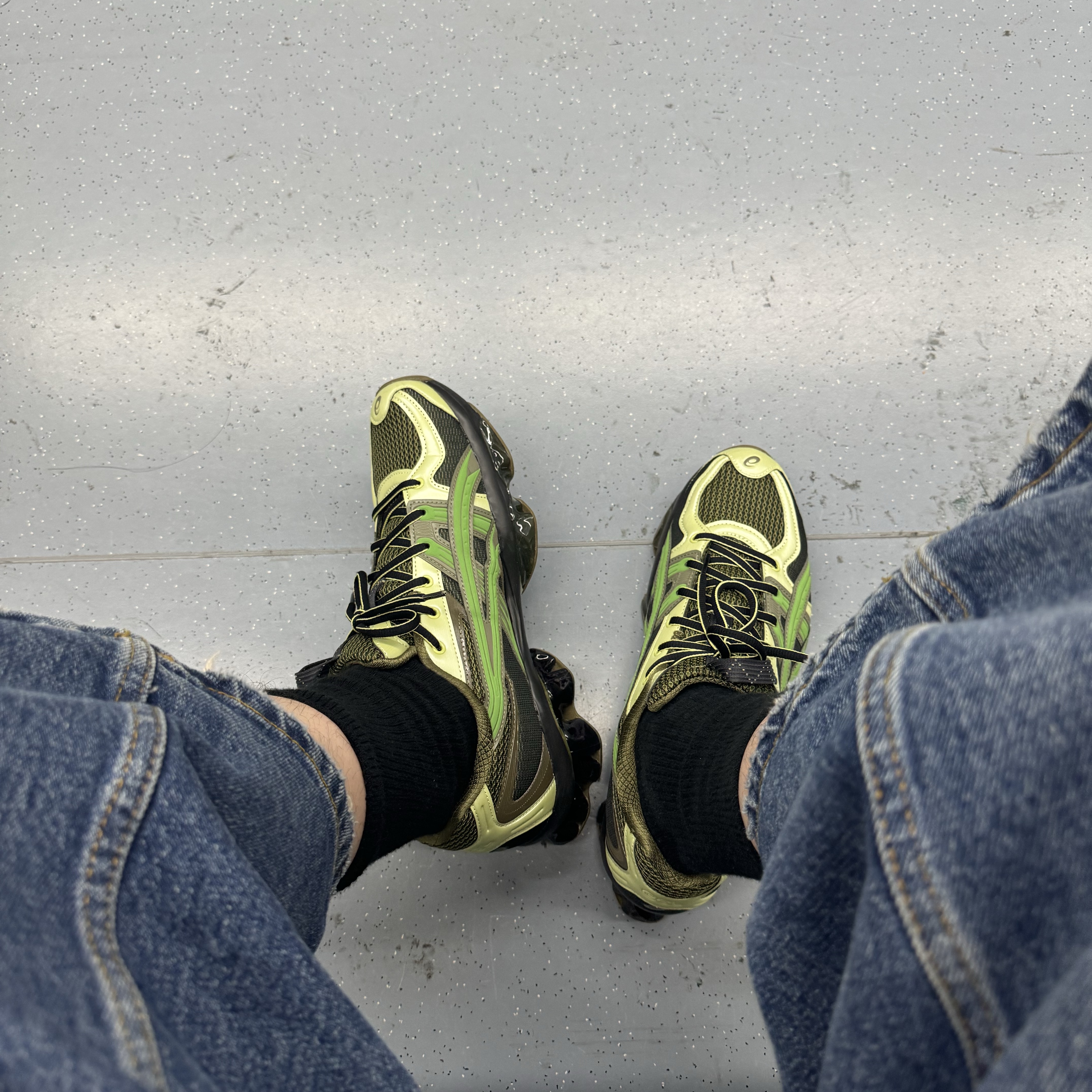 Asics US5-S Gel-Quantum Kinetic Moss Bamboo 착용 스타일