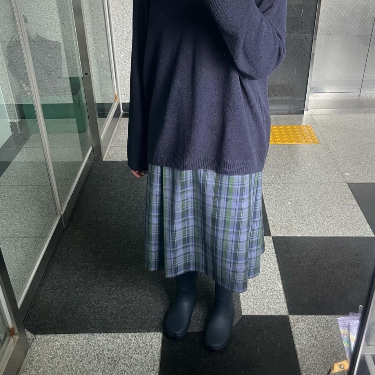 Bensimon BSM Rain Boots Mid Midnight Navy, Bensimon BSM Rain Boots Mid Cloud Grey 착용 스타일