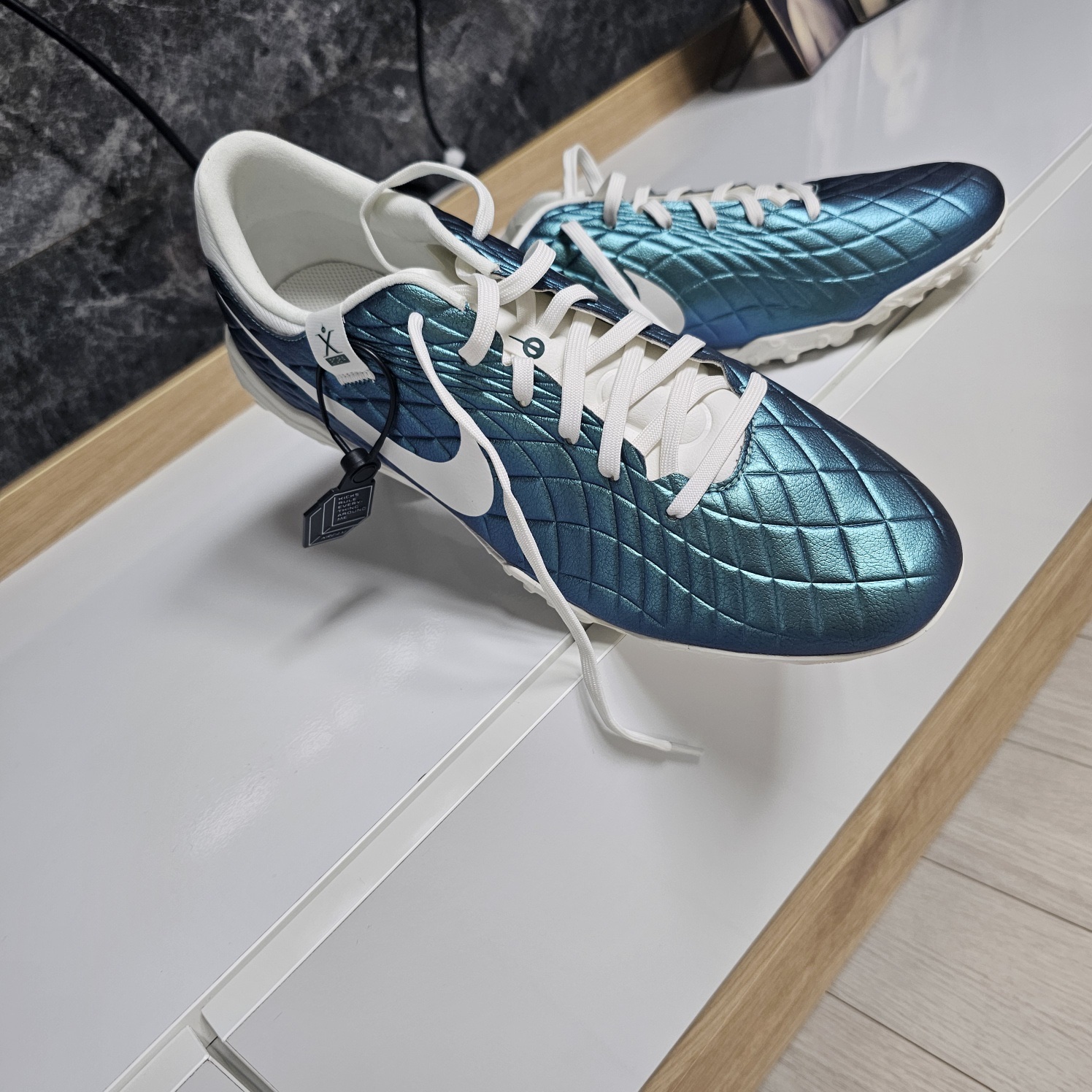 Nike Tiempo Emerald Legend 10 Academy TF Dark Atomic Teal Sail 착용 스타일