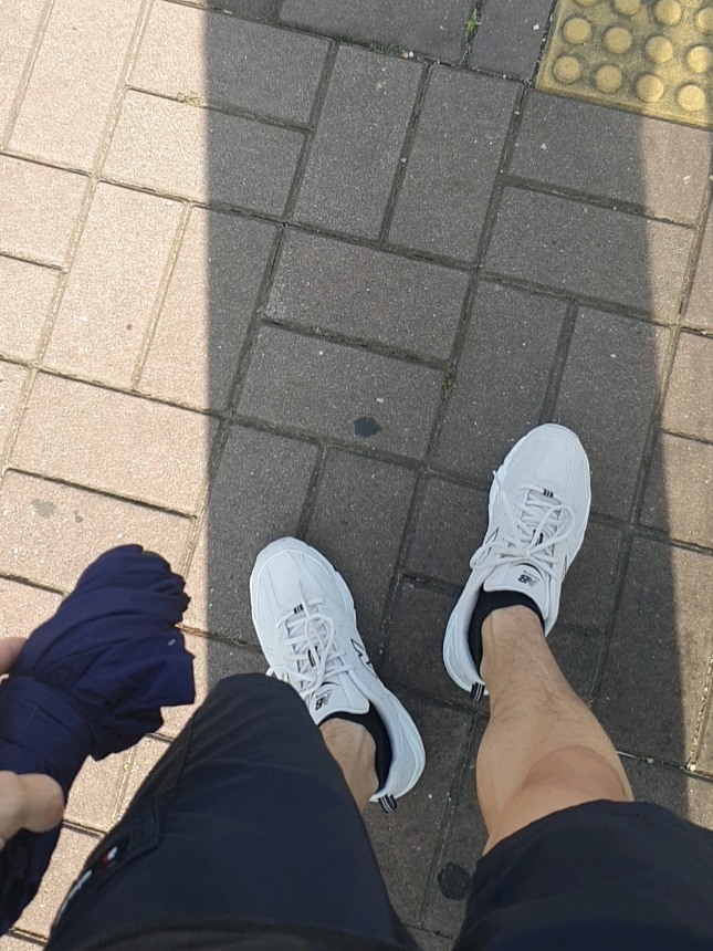 New Balance 530 Ivory 착용 스타일
