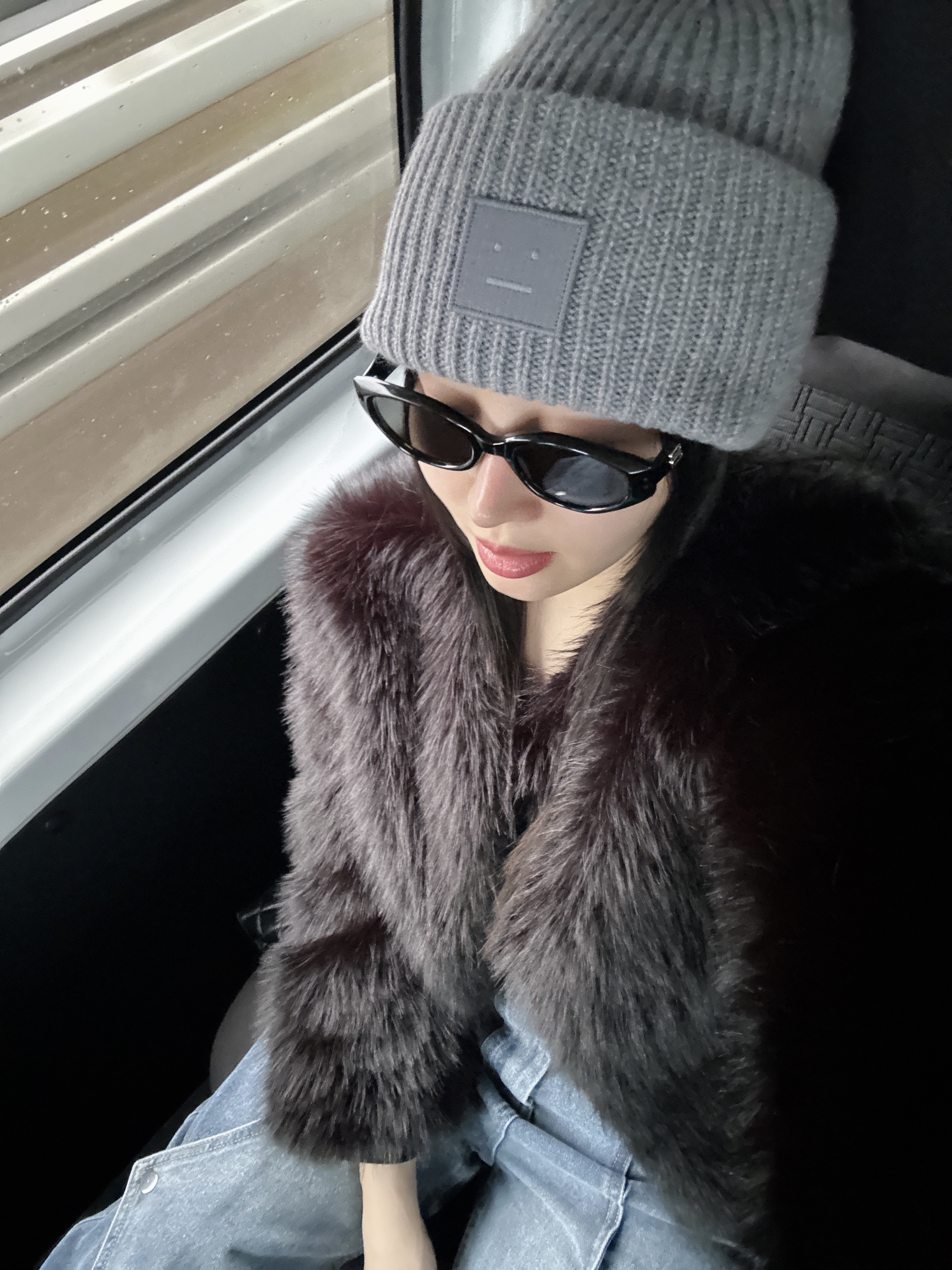 Acne Studios Large Face Logo Beanie Grey Melange 착용 스타일 - 2