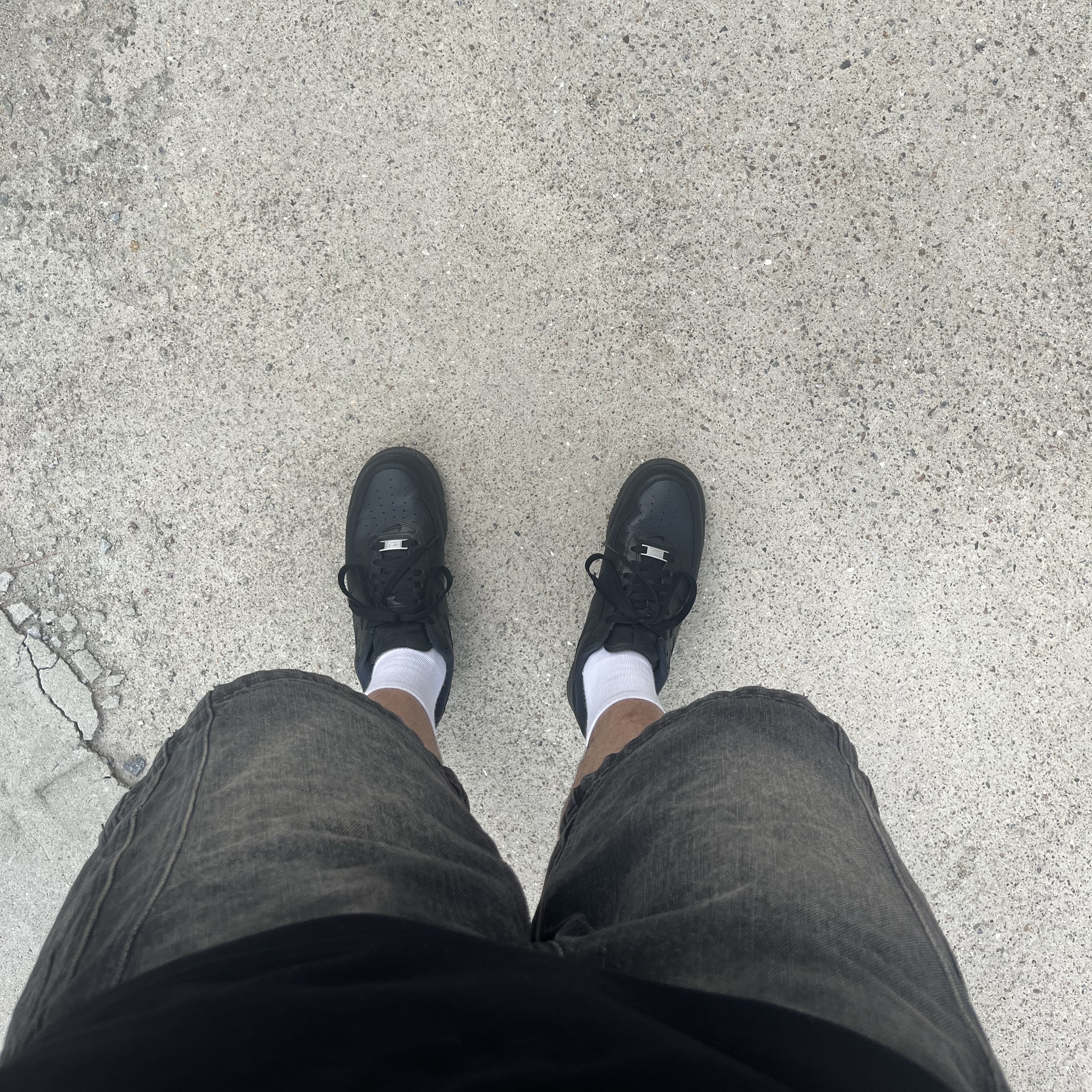 Nike x Supreme Air Force 1 Low Black 착용 스타일 - 2