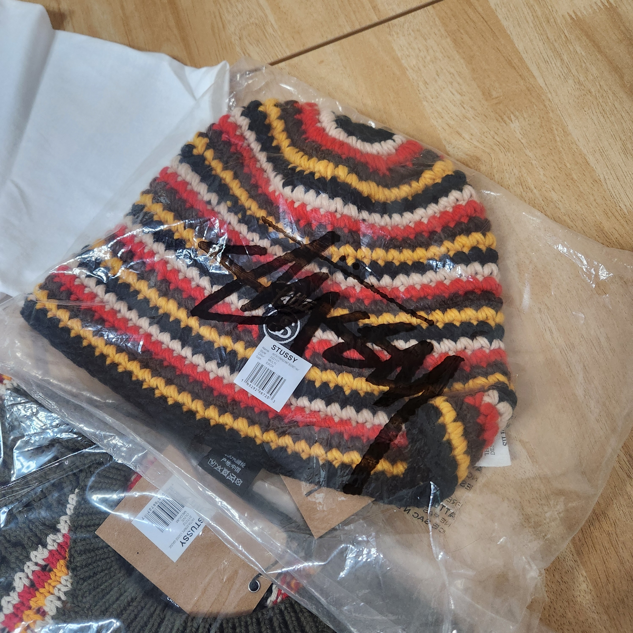 Stussy x Patta Sound Connection T-Shirt White, Stussy x Patta Striped Knit Bucket Hat Multi 착용 스타일 - 2