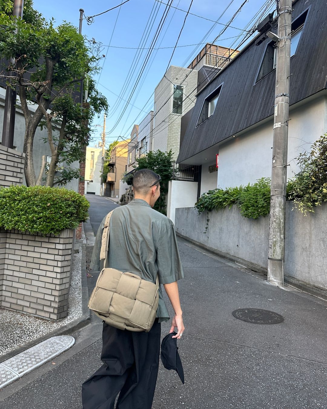 AMI Tonal Heart Logo Short Sleeve Shirt Sky Blue, Thom Browne RWB Stripe T-shirt Grey 착용 스타일 - 4