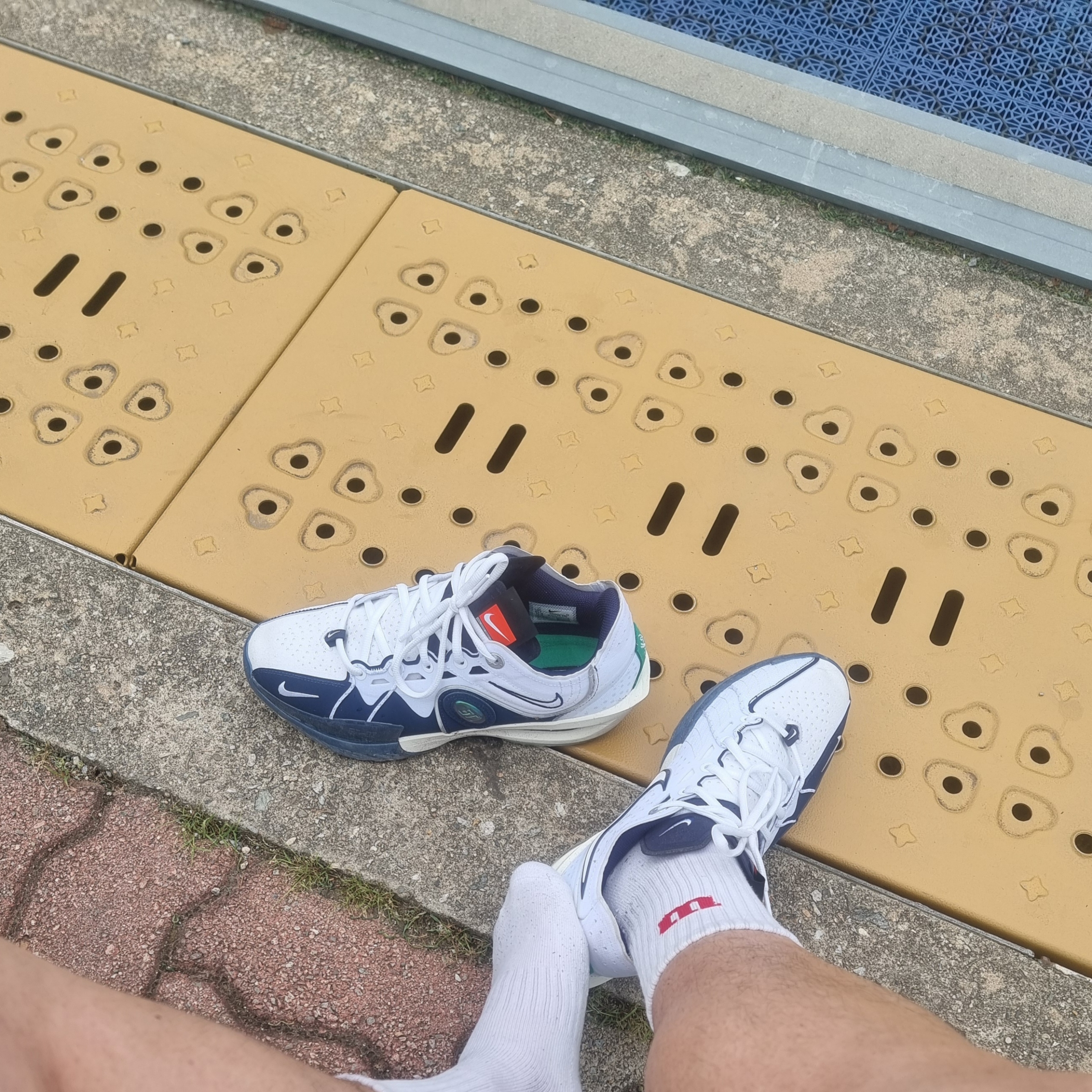 Nike Air Zoom GT Cut 3 ASW EP White Metallic Silver 착용 스타일 - 2