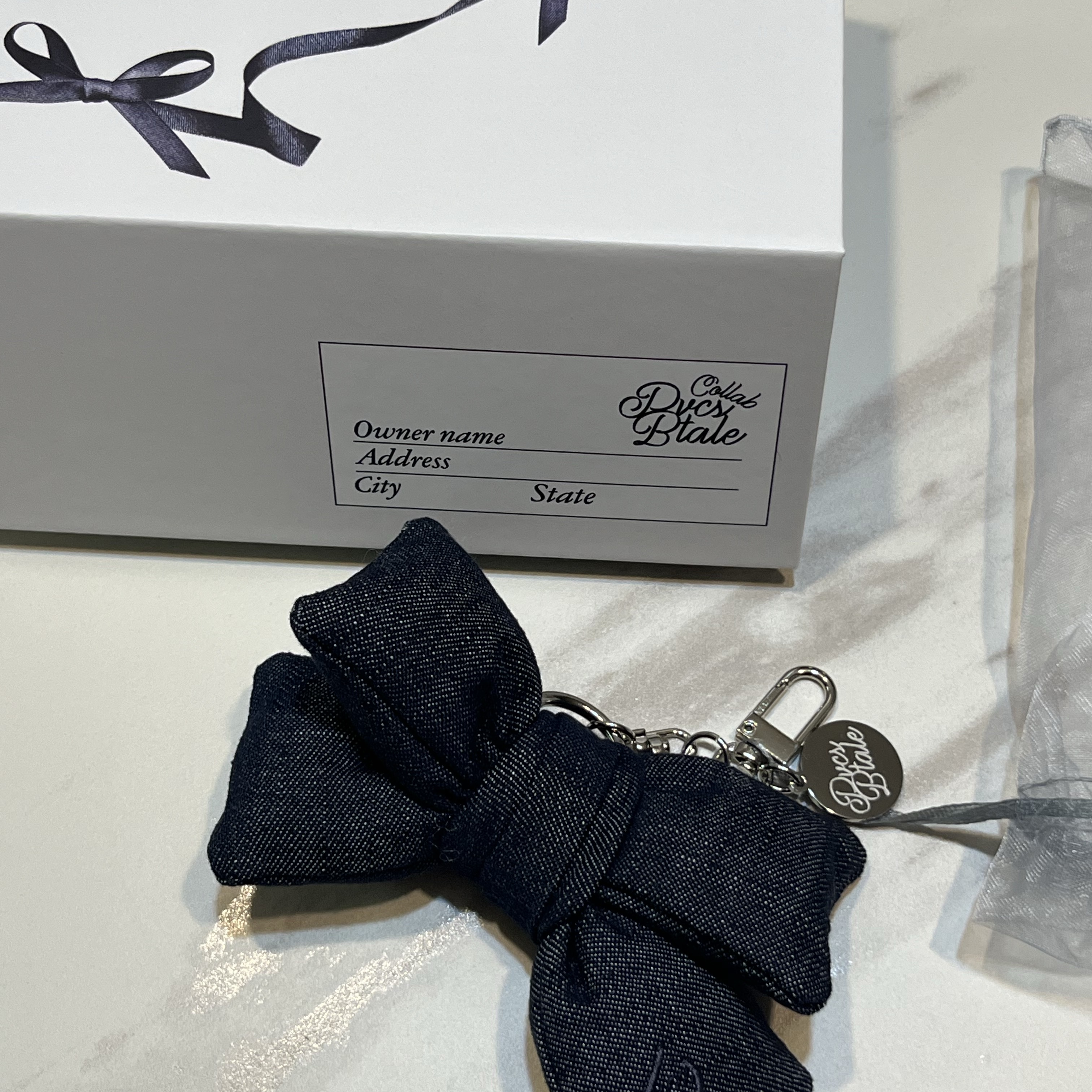 [KREAM 단독] PVCS x Bloomingtale Ribbon Denim Keyring Raw Denim 착용 스타일