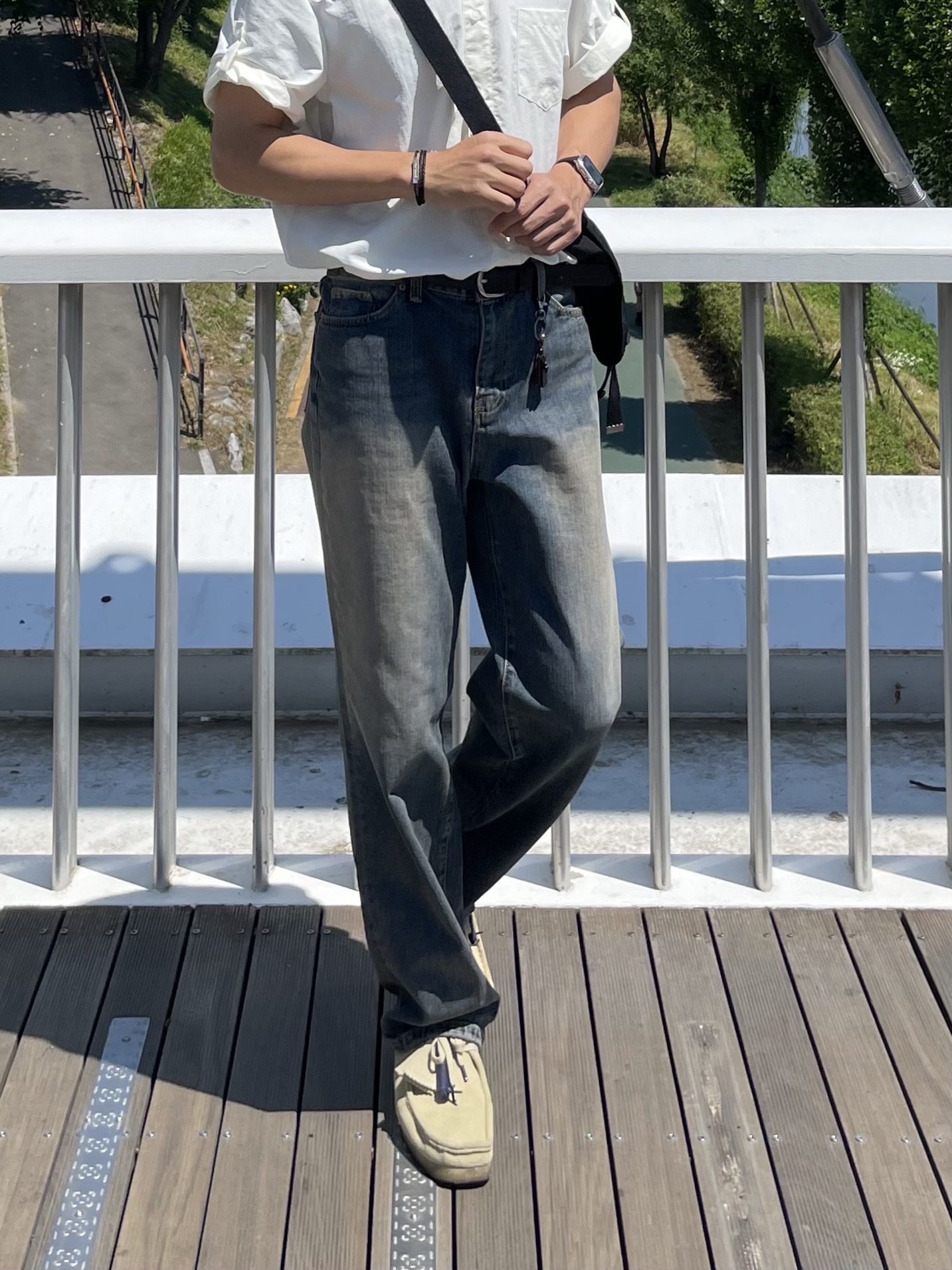 Clarks Wallabee Maple Suede 착용 스타일 - 4
