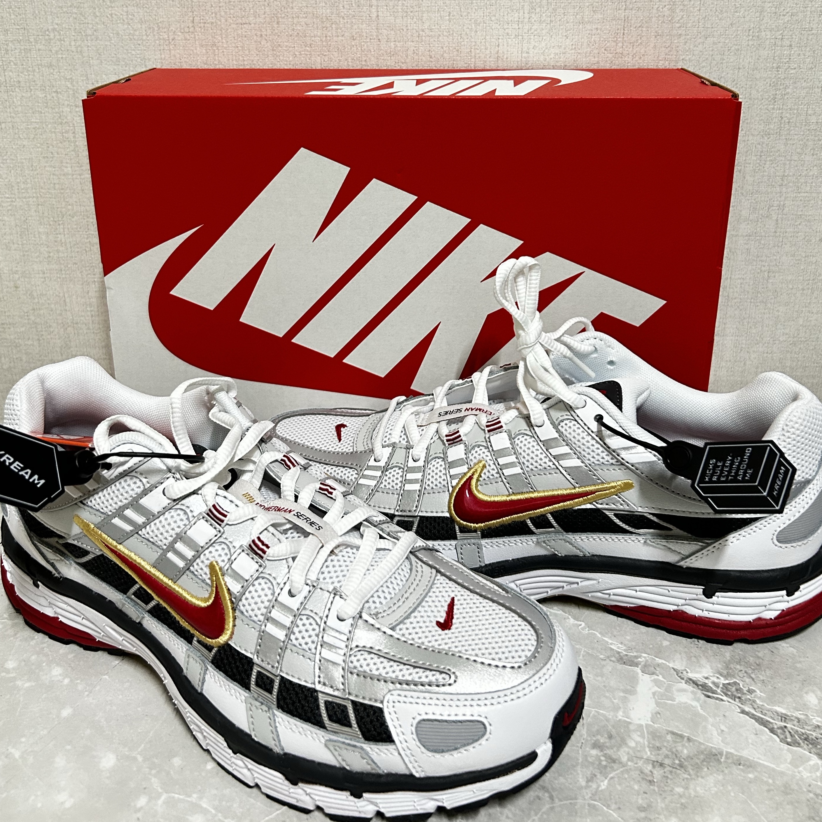 Nike P-6000 White Varsity Red 착용 스타일